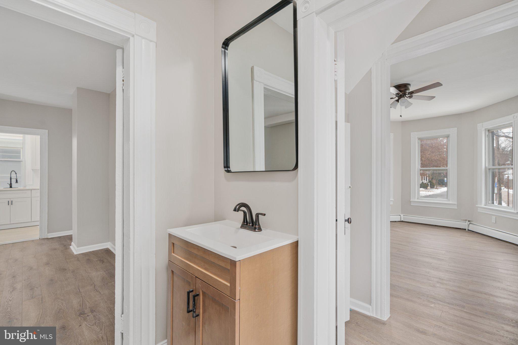 STROUDSBURG - Residential Income