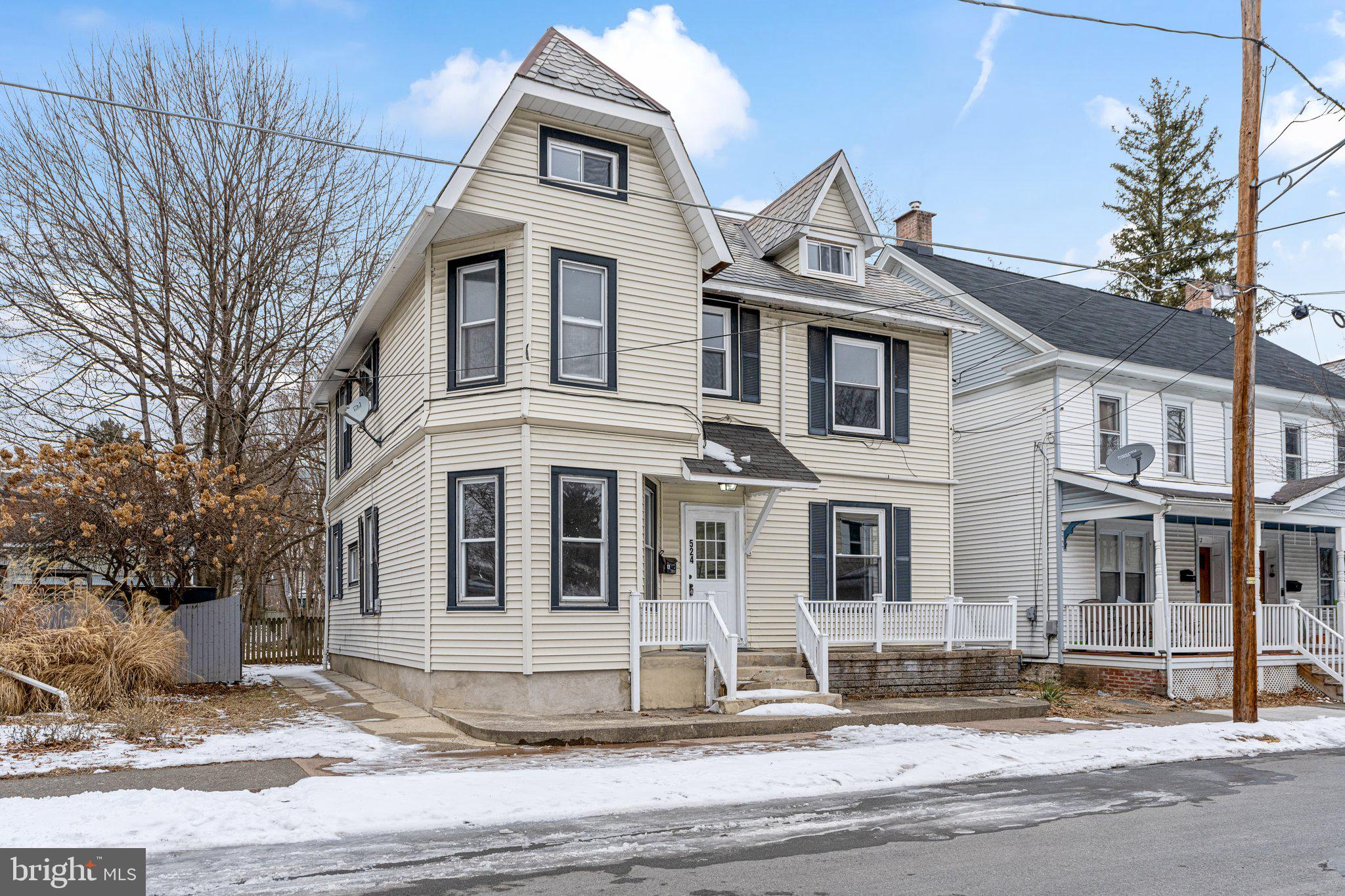 STROUDSBURG - Residential Income