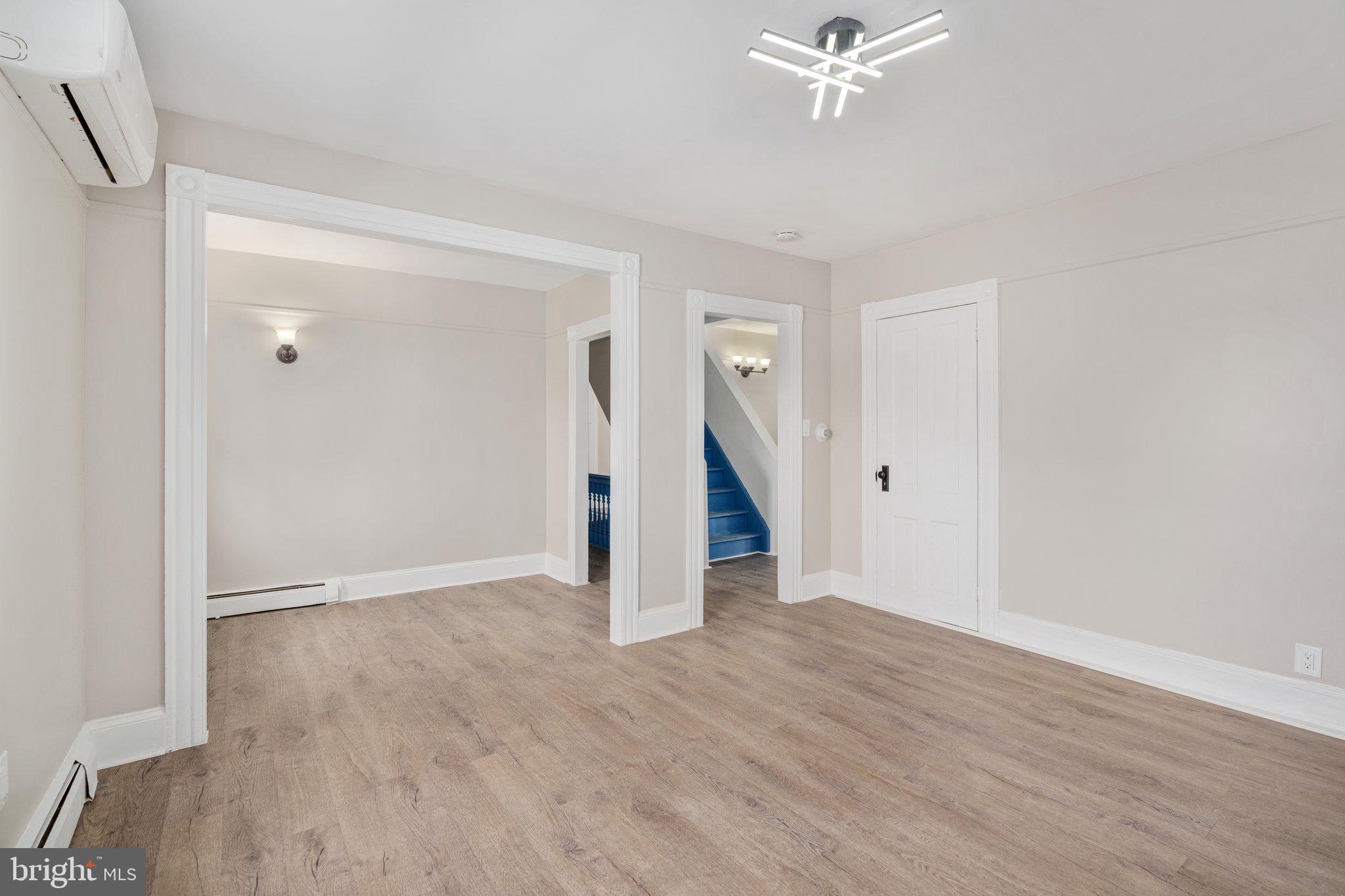 STROUDSBURG - Residential Income