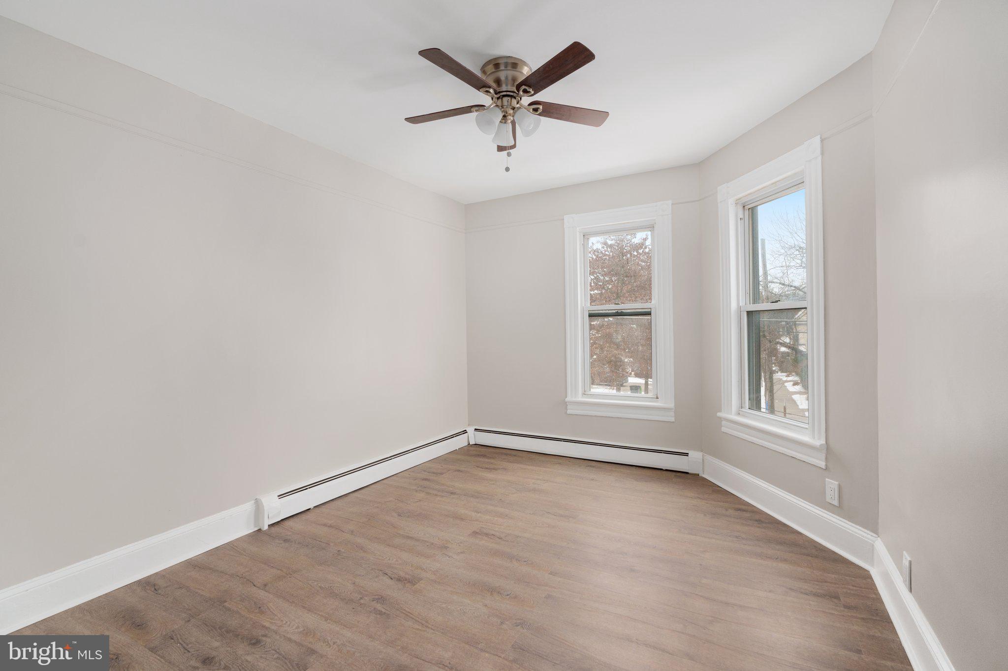 STROUDSBURG - Residential Income