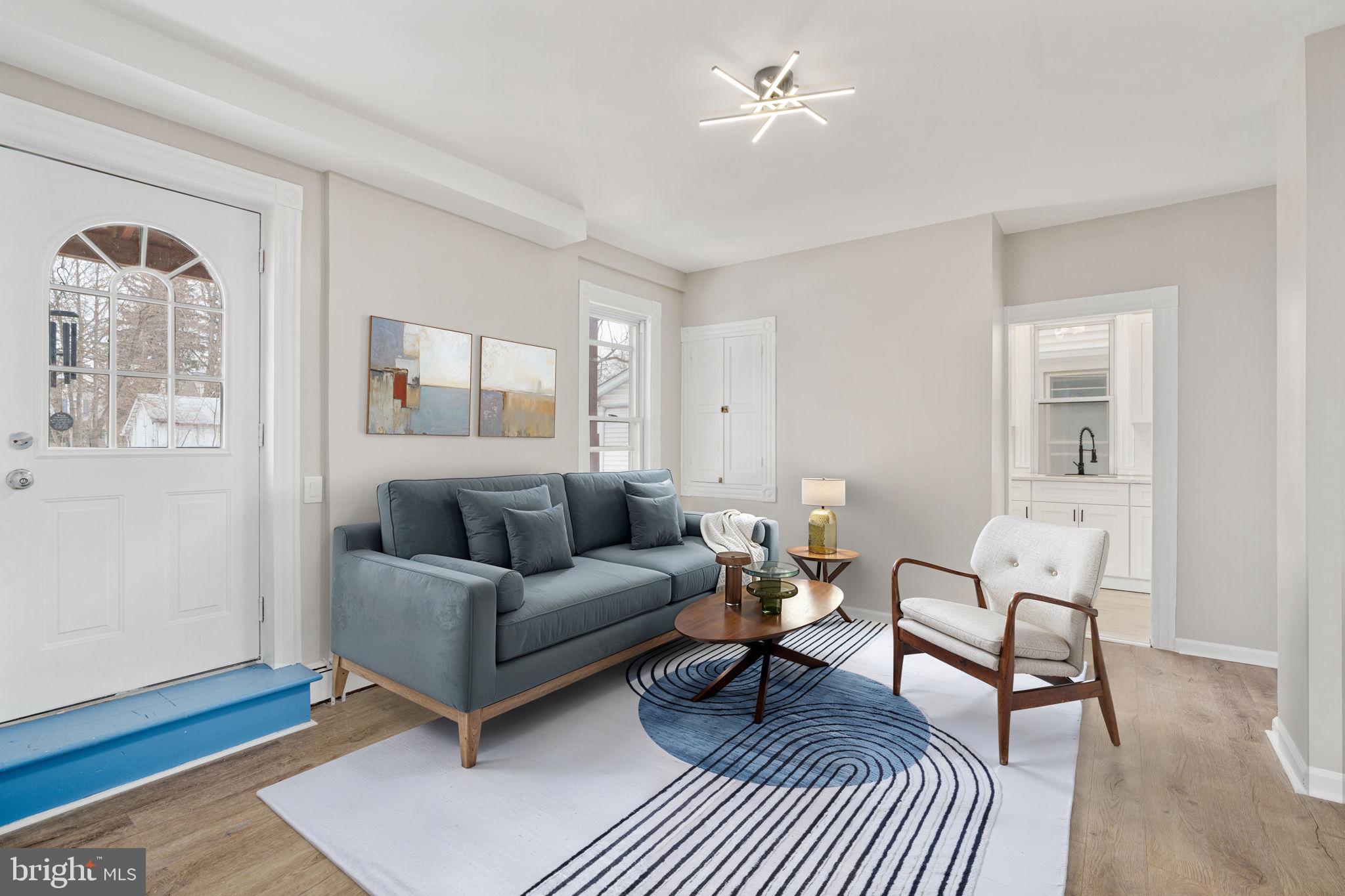 STROUDSBURG - Residential Income