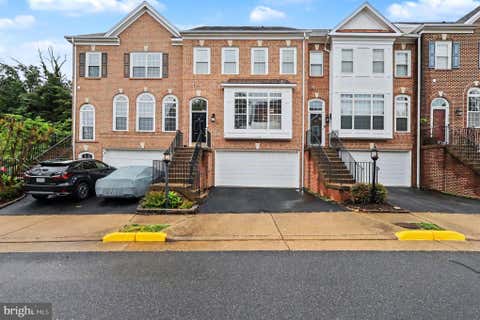 Townhouse For Sale - 5728 Governors Pond Circle<br/> ALEXANDRIA, VA 22310