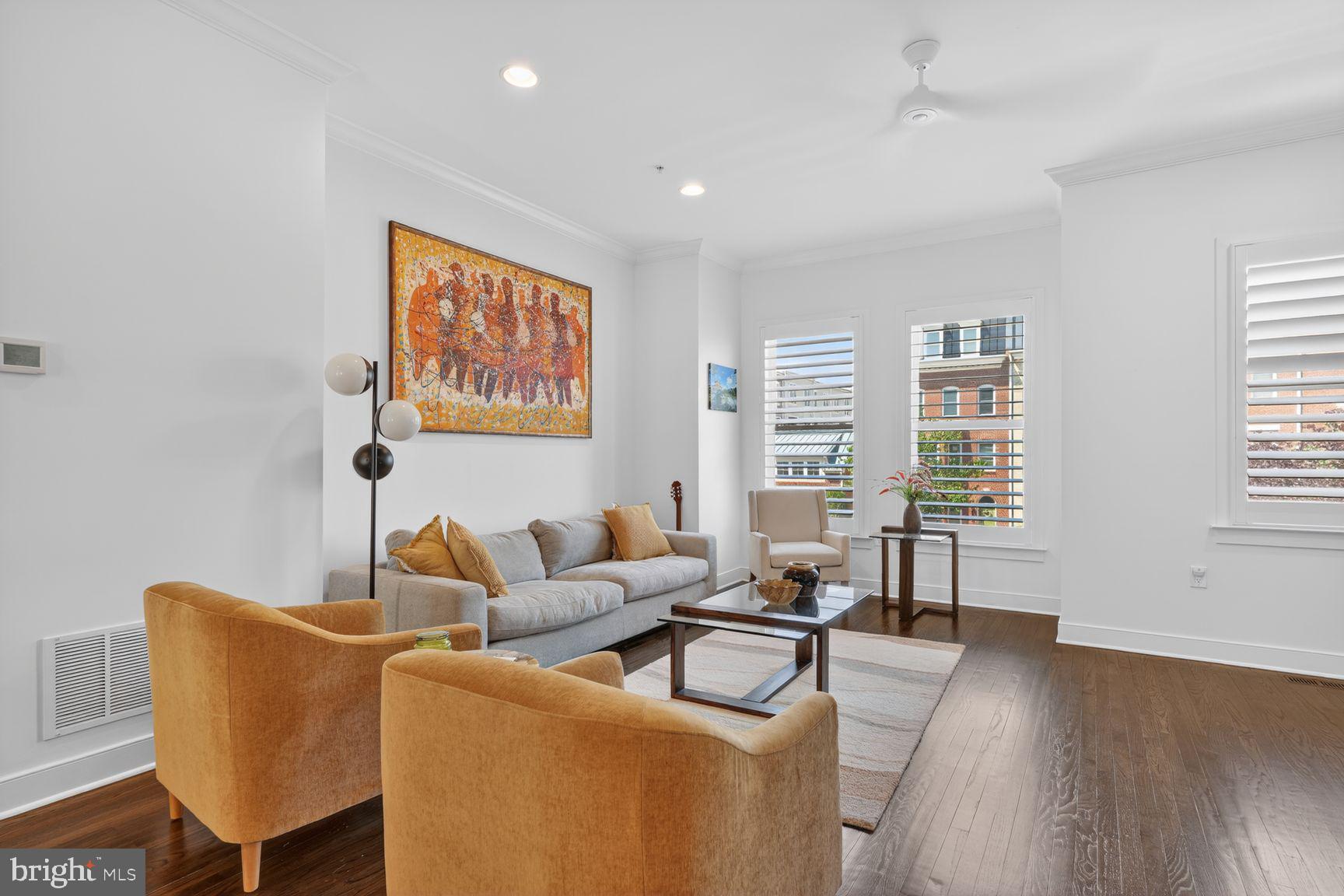 619 E CUSTIS AVENUE