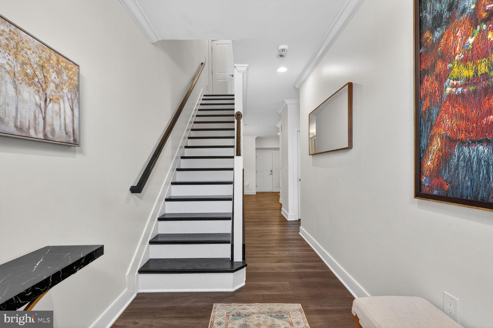 619 E CUSTIS AVENUE