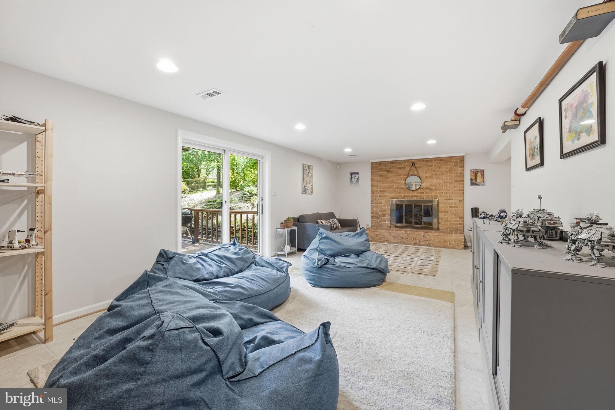 BARRISTERS PLACE - Residential
