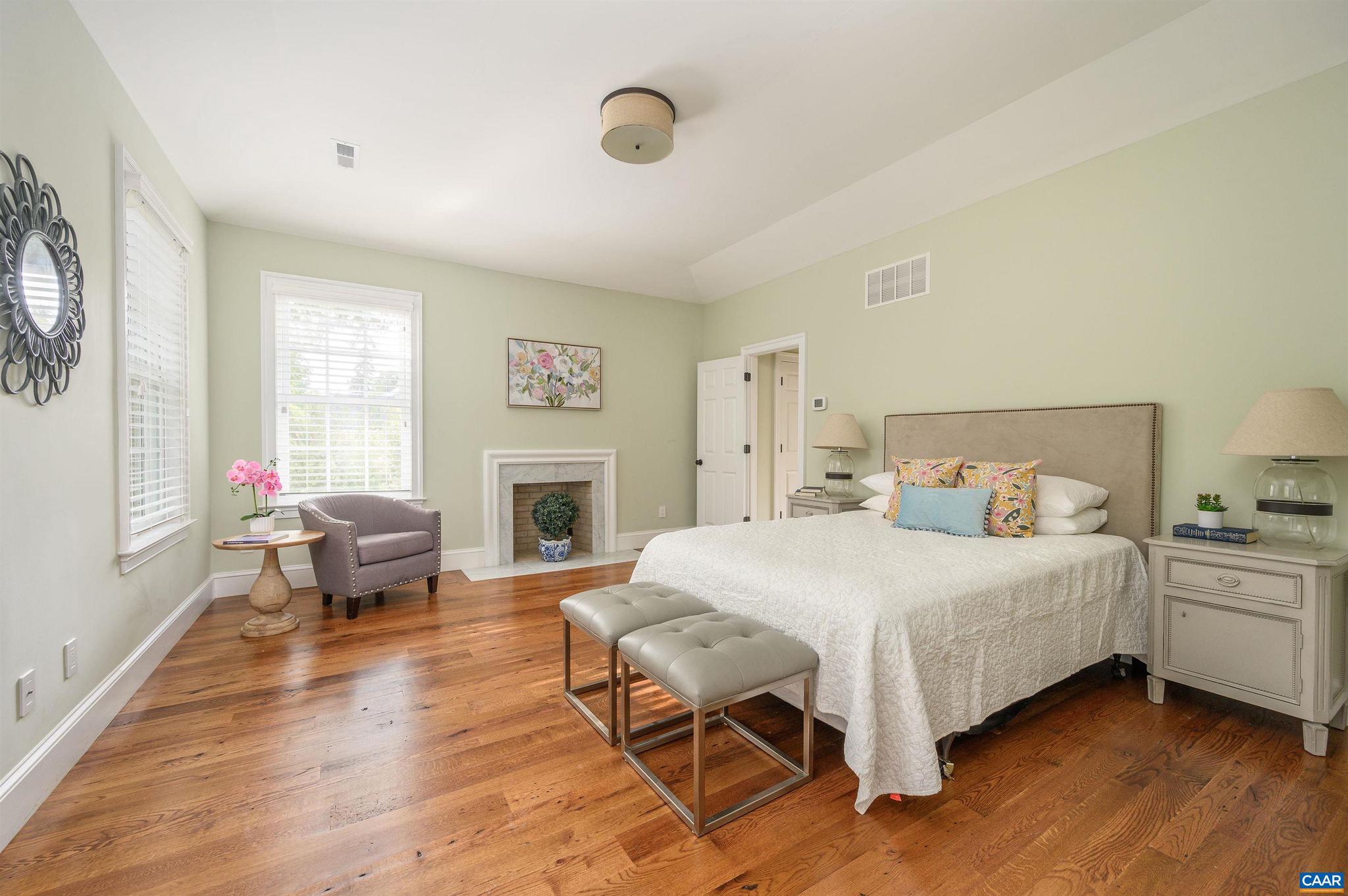 UNIVERSITY PLACE - Residential