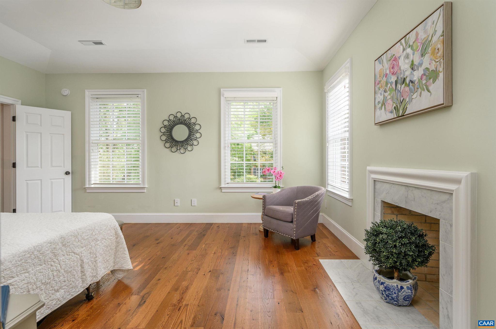 UNIVERSITY PLACE - Residential