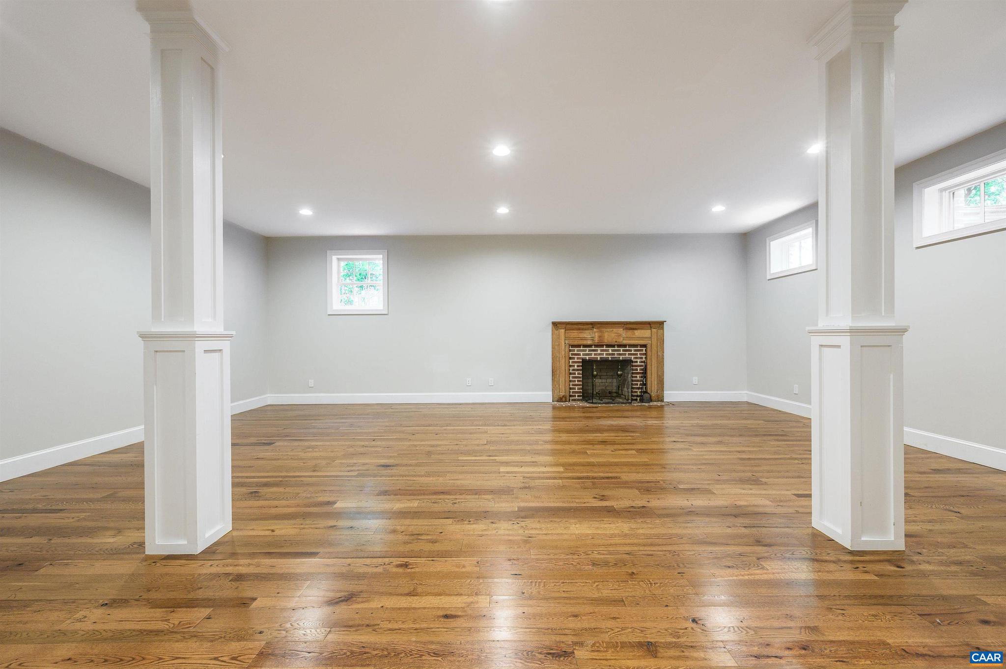 UNIVERSITY PLACE - Residential