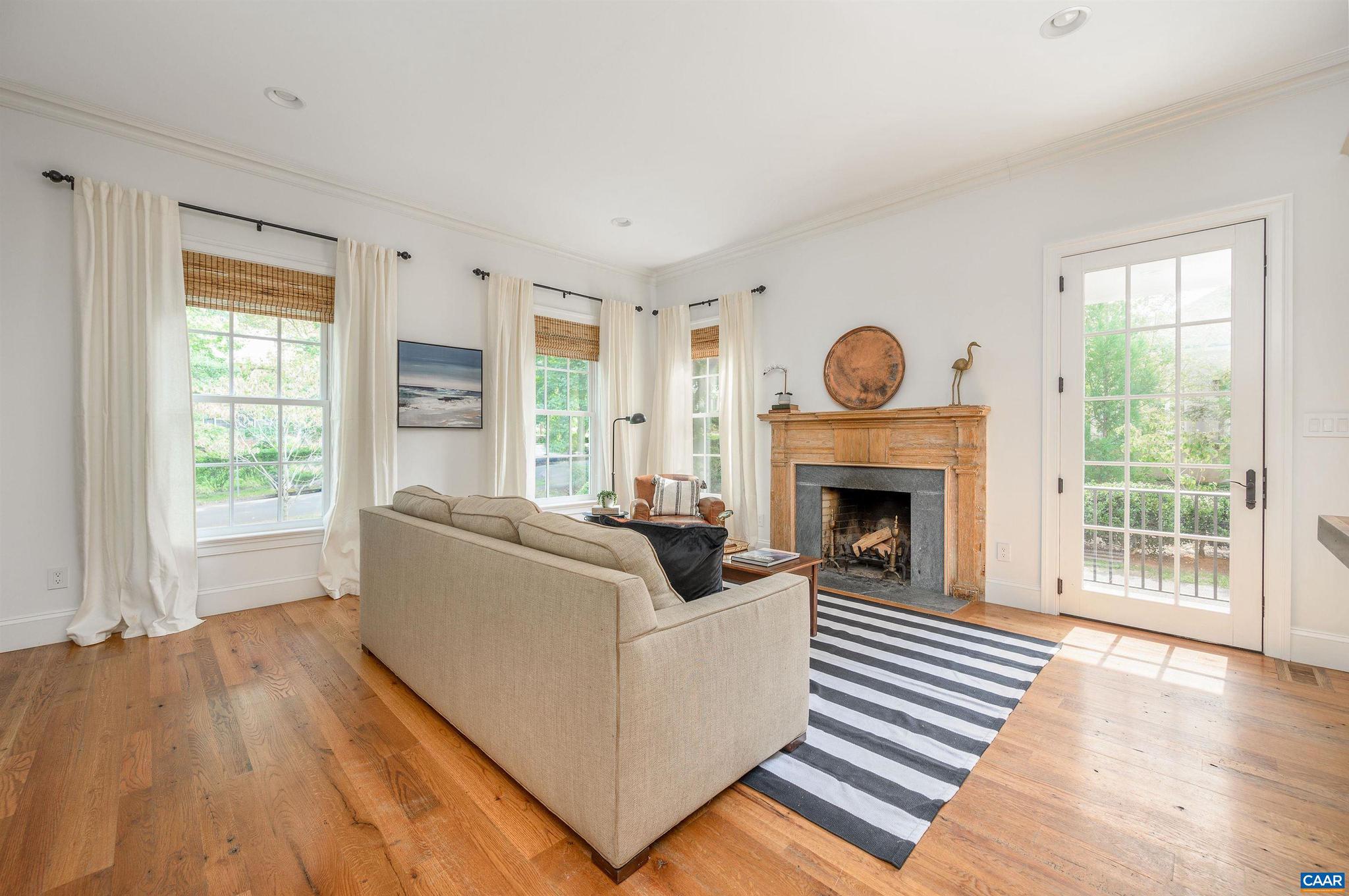 UNIVERSITY PLACE - Residential