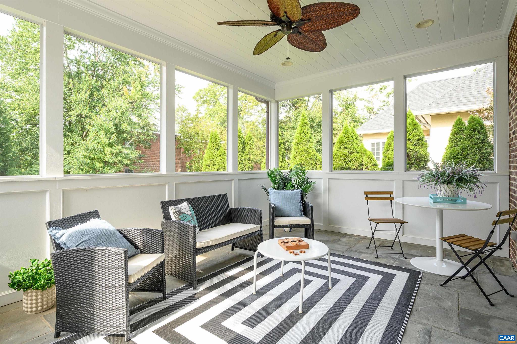 UNIVERSITY PLACE - Residential