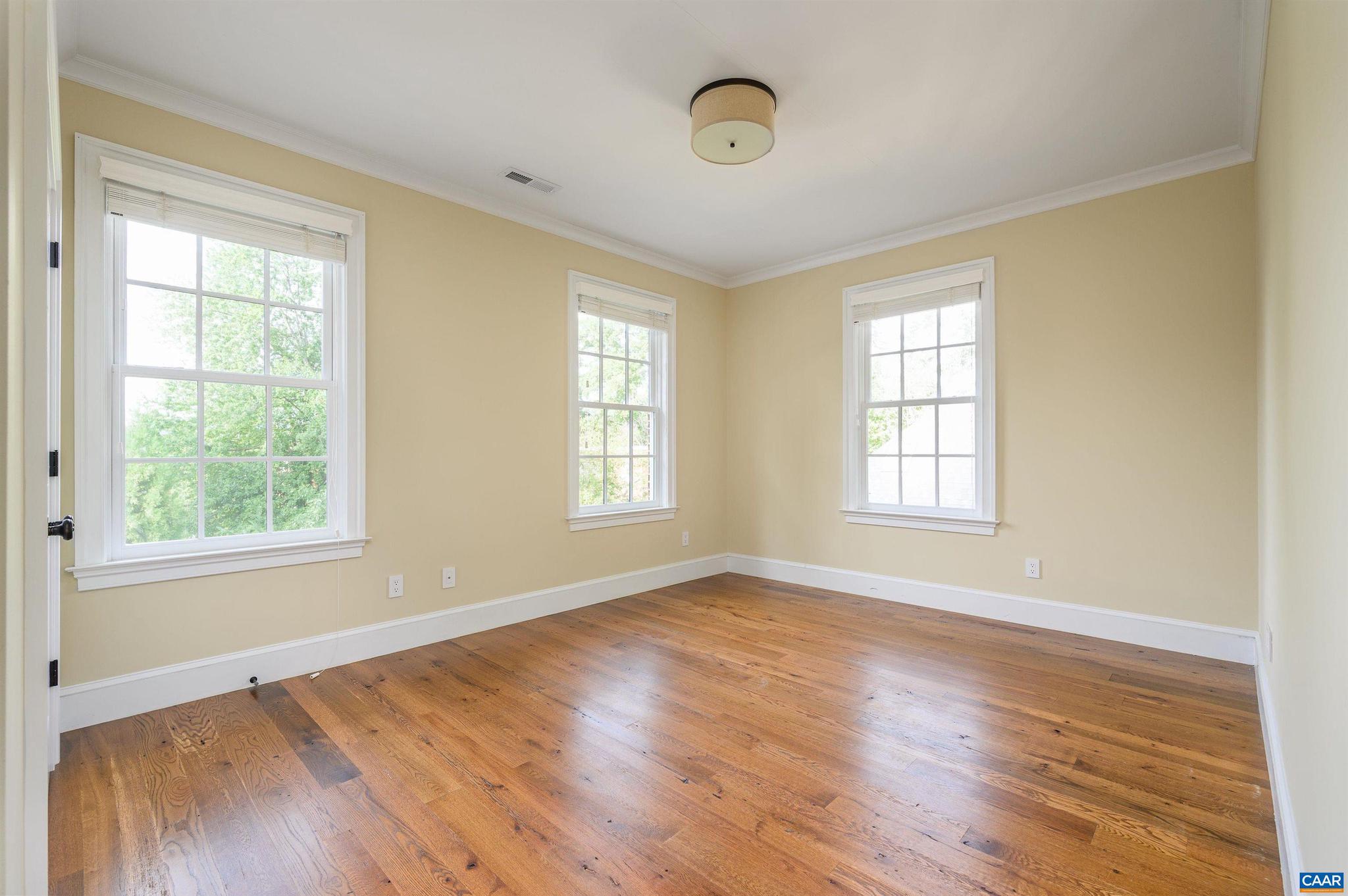 UNIVERSITY PLACE - Residential