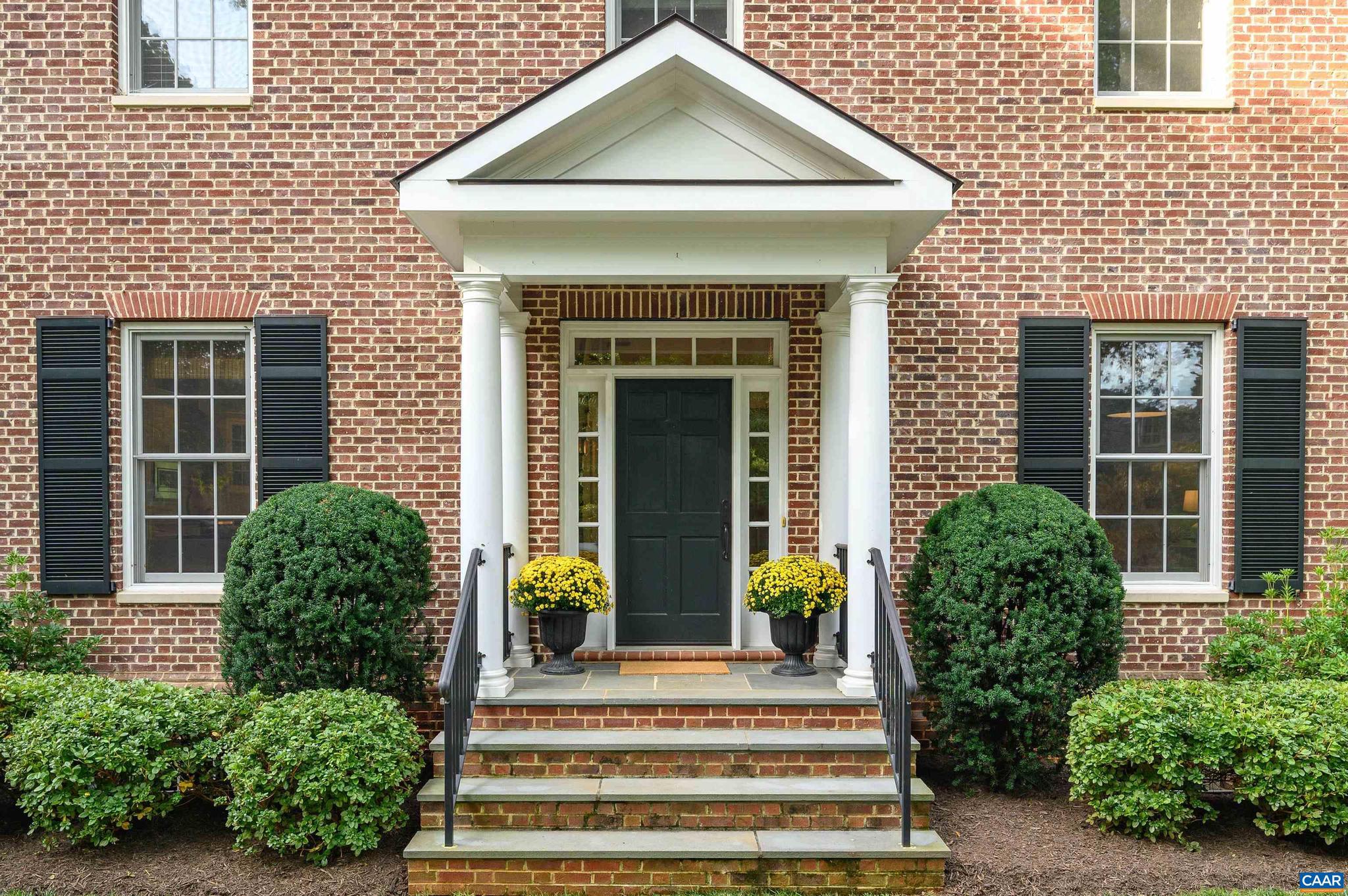 UNIVERSITY PLACE - Residential