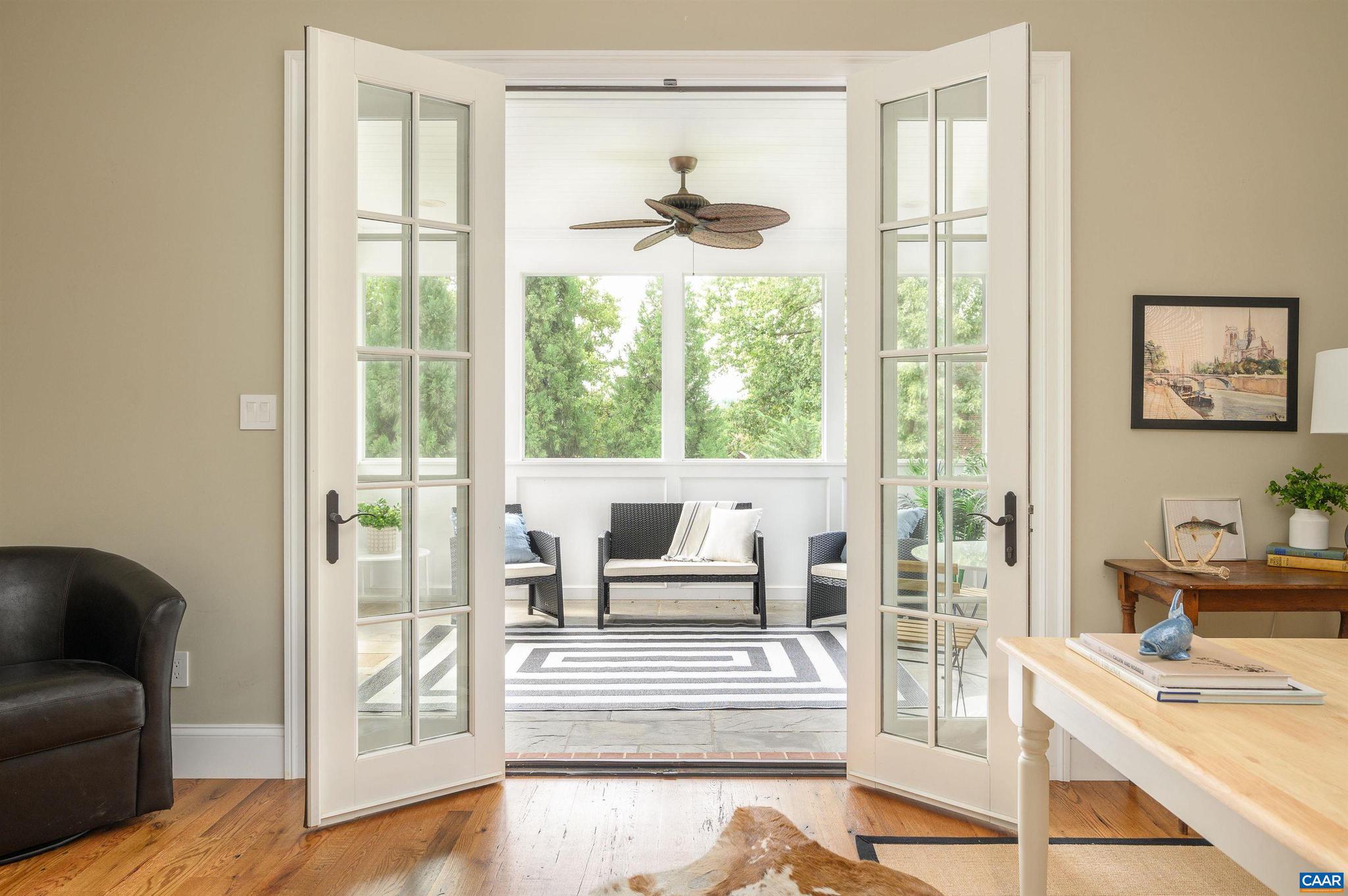 UNIVERSITY PLACE - Residential