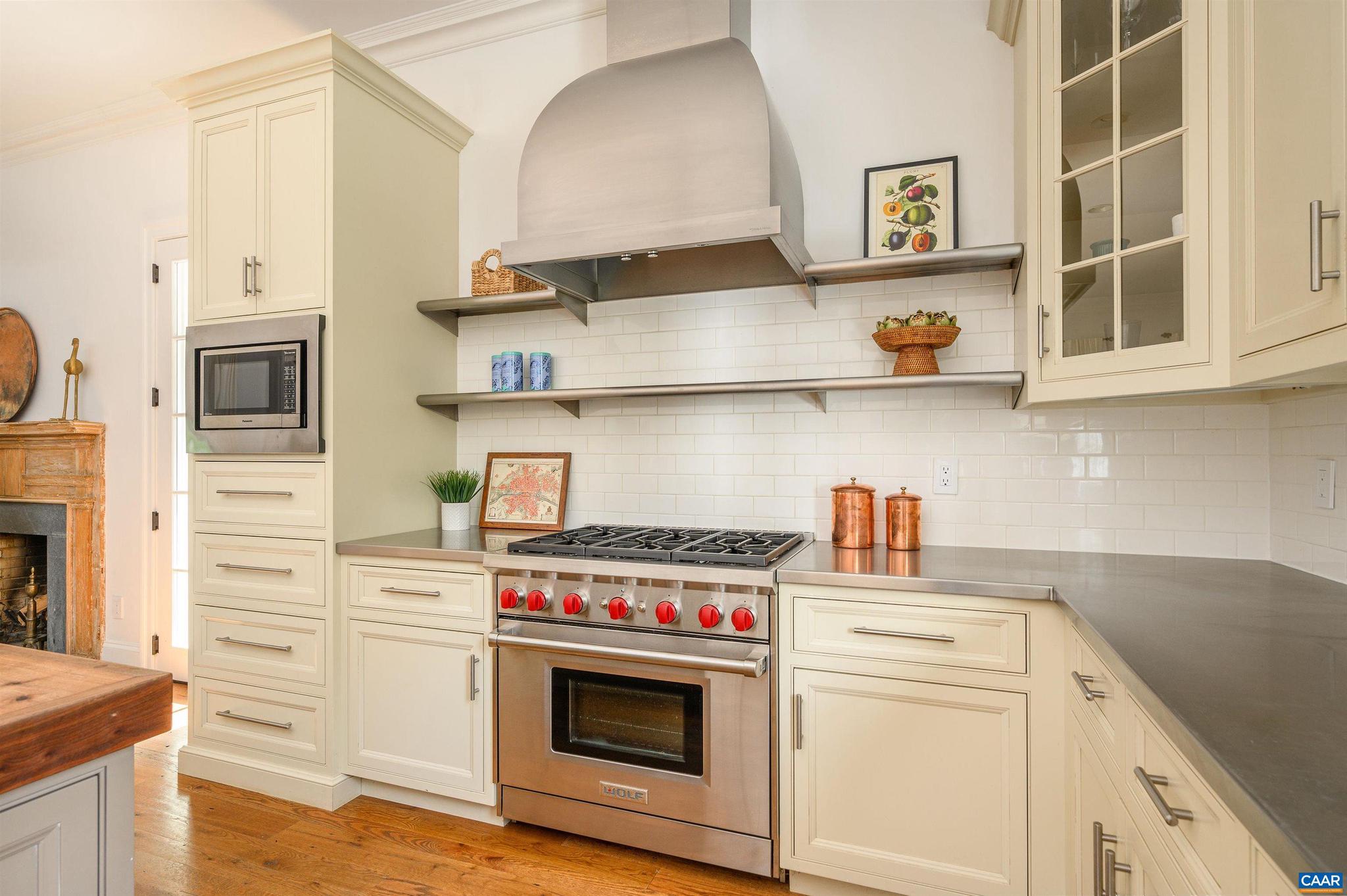 UNIVERSITY PLACE - Residential