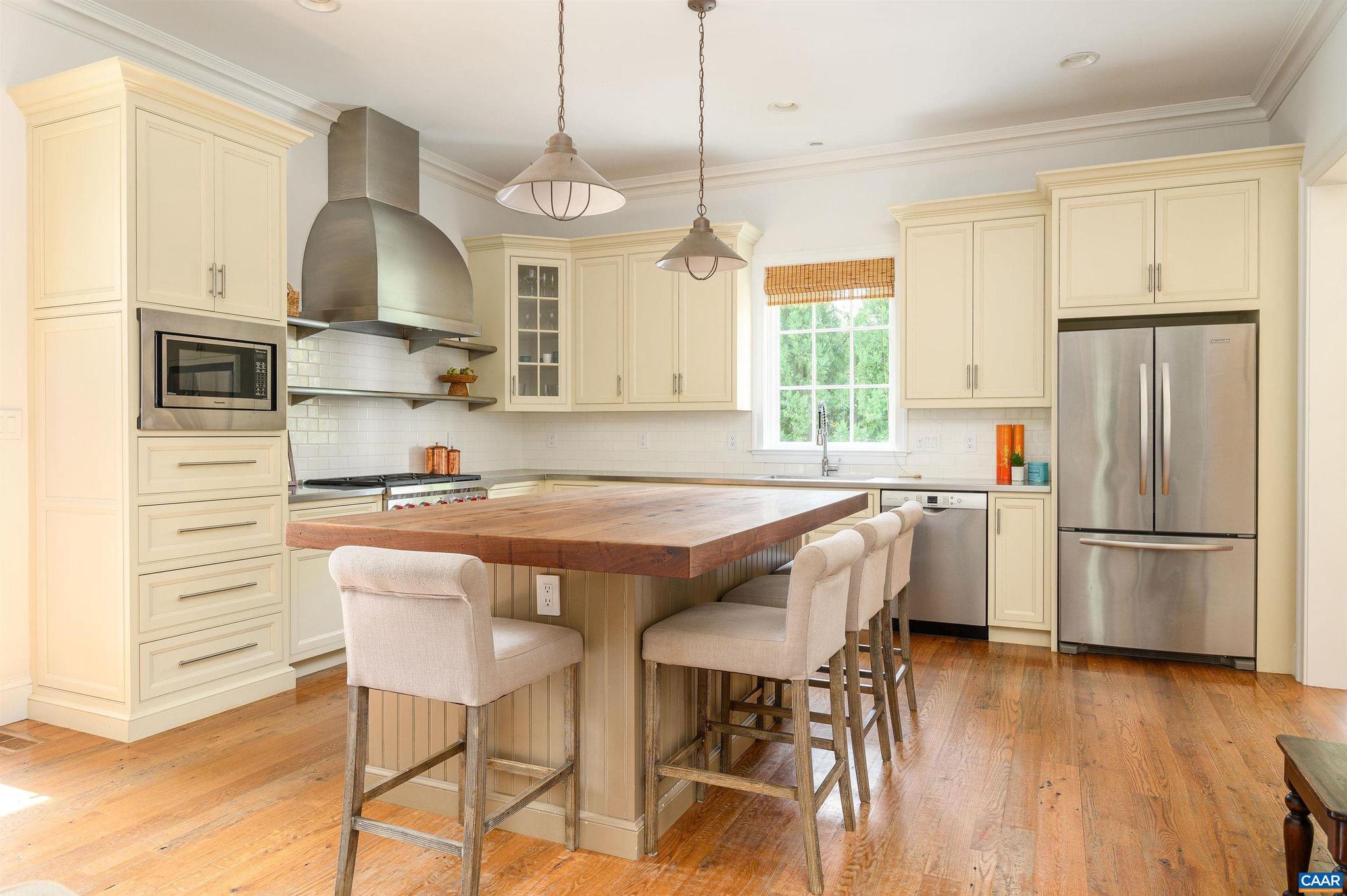 UNIVERSITY PLACE - Residential