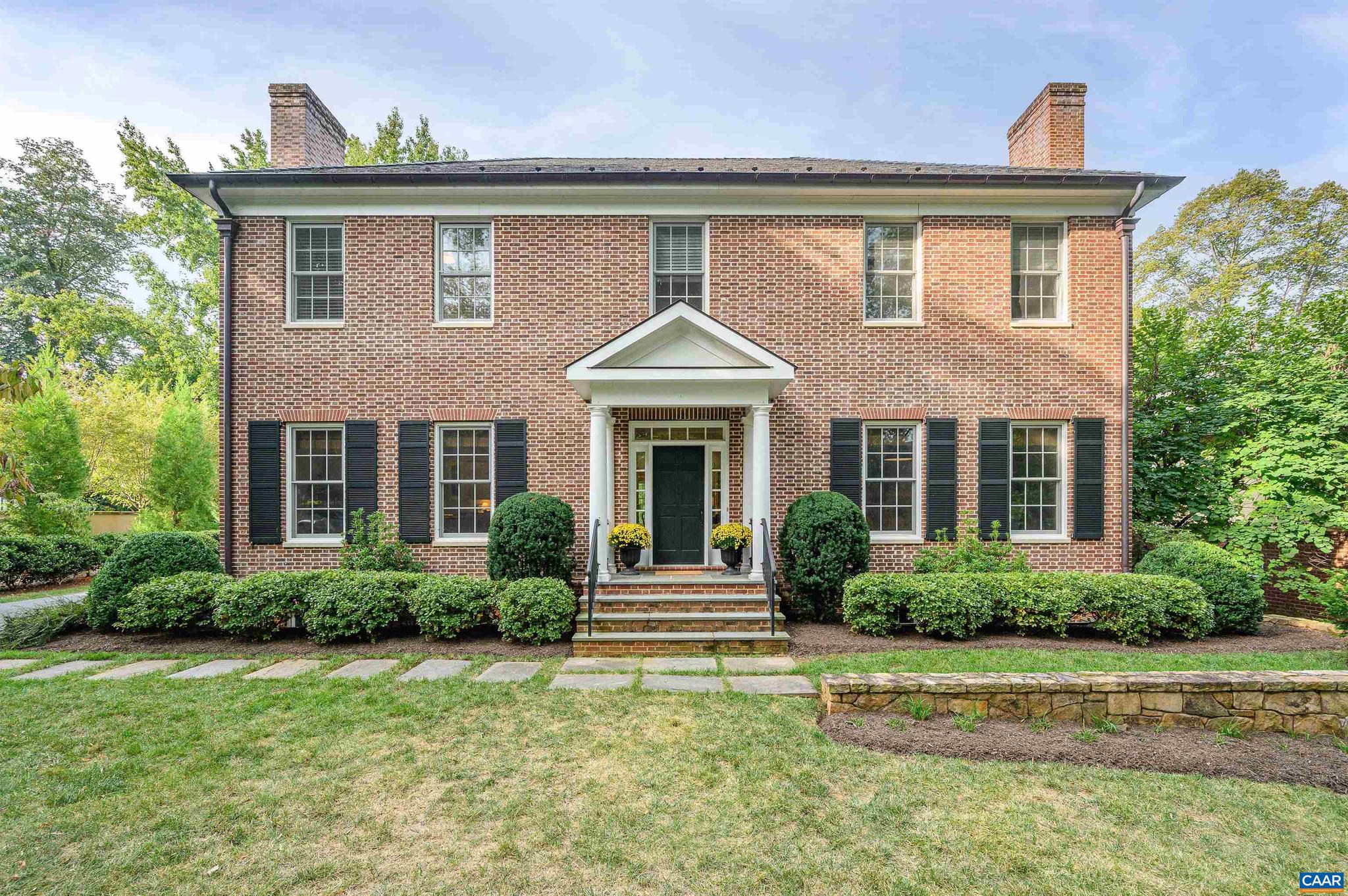 UNIVERSITY PLACE - Residential