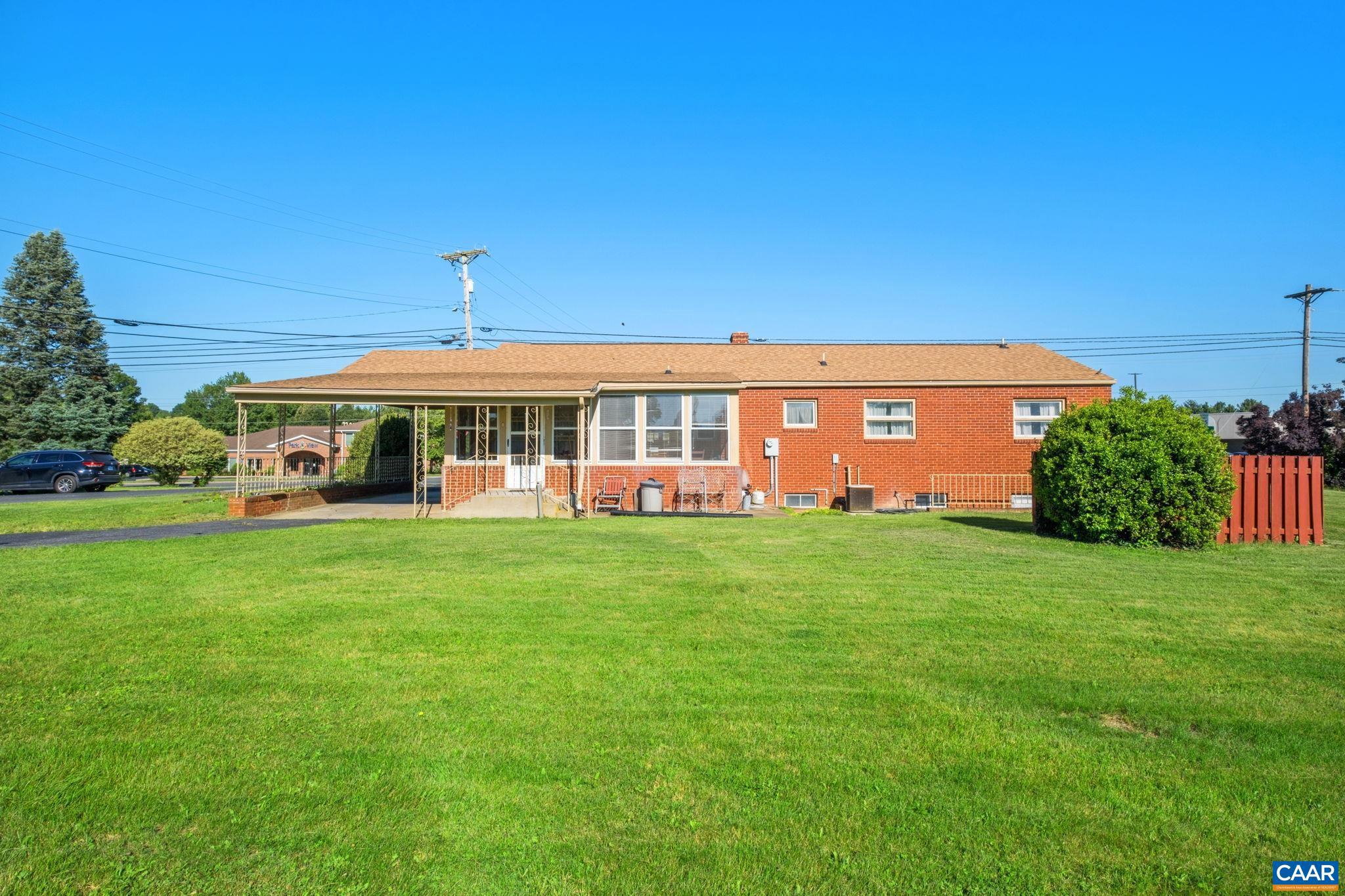 1200 SHARON LN