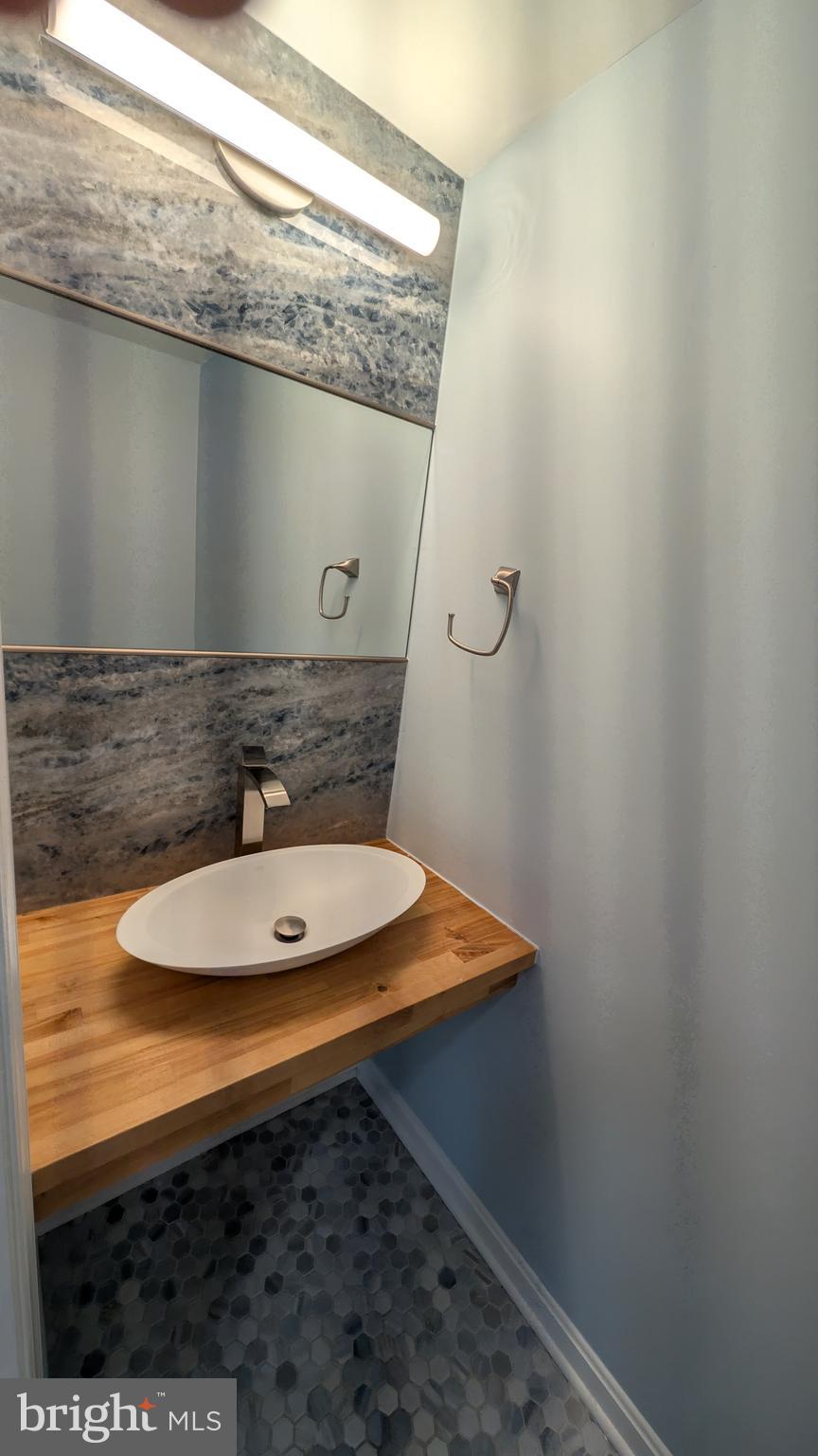 WAVERLY EAST - Residential Lease