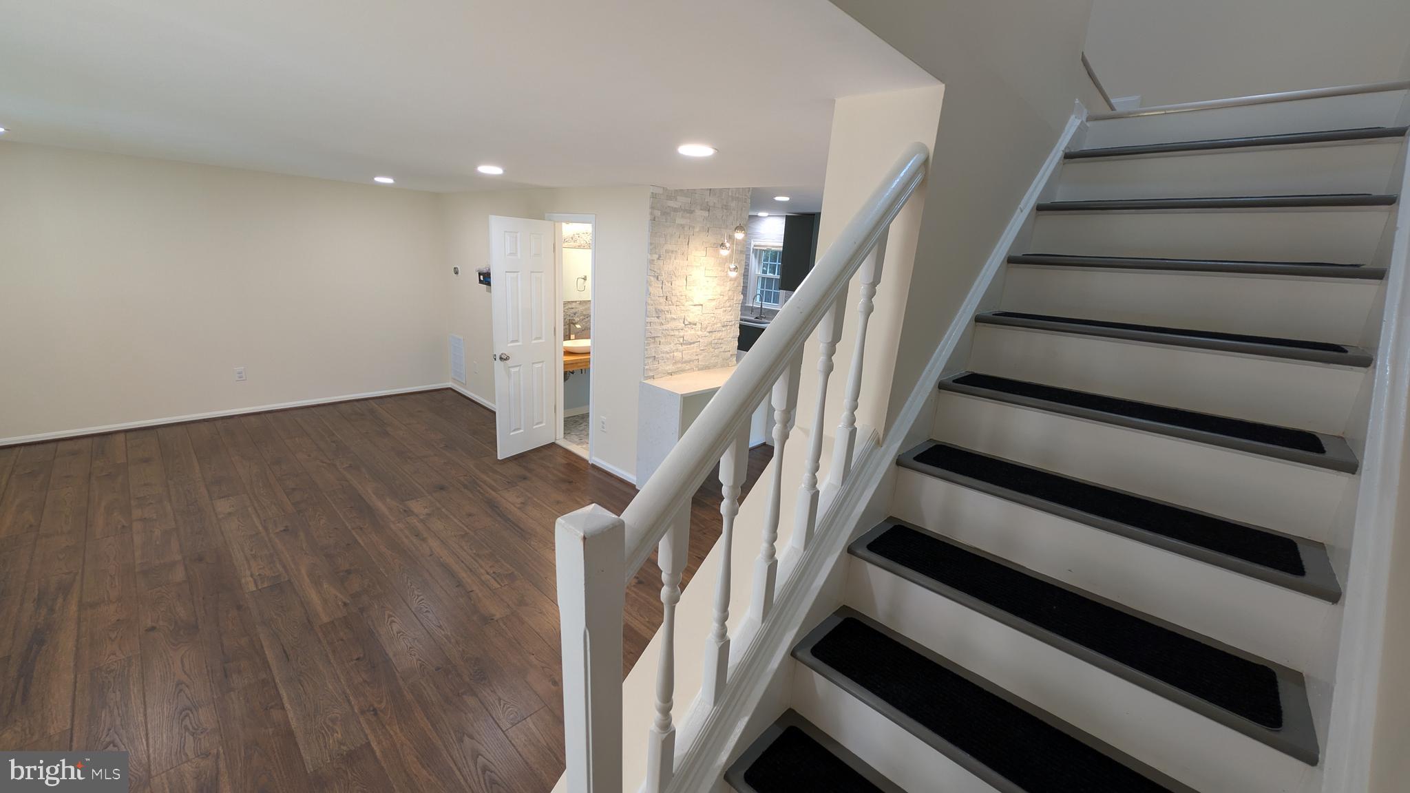 WAVERLY EAST - Residential Lease