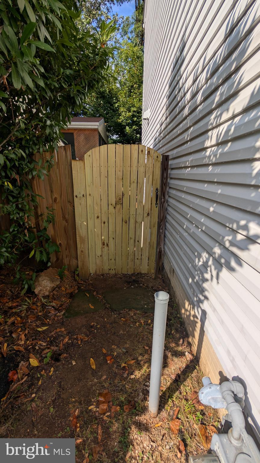 WAVERLY EAST - Residential Lease