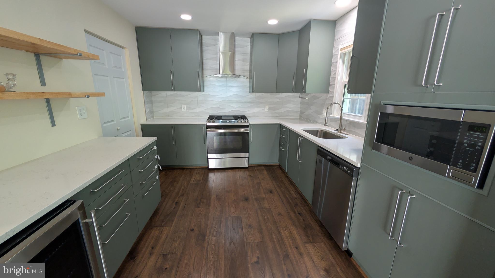 WAVERLY EAST - Residential Lease