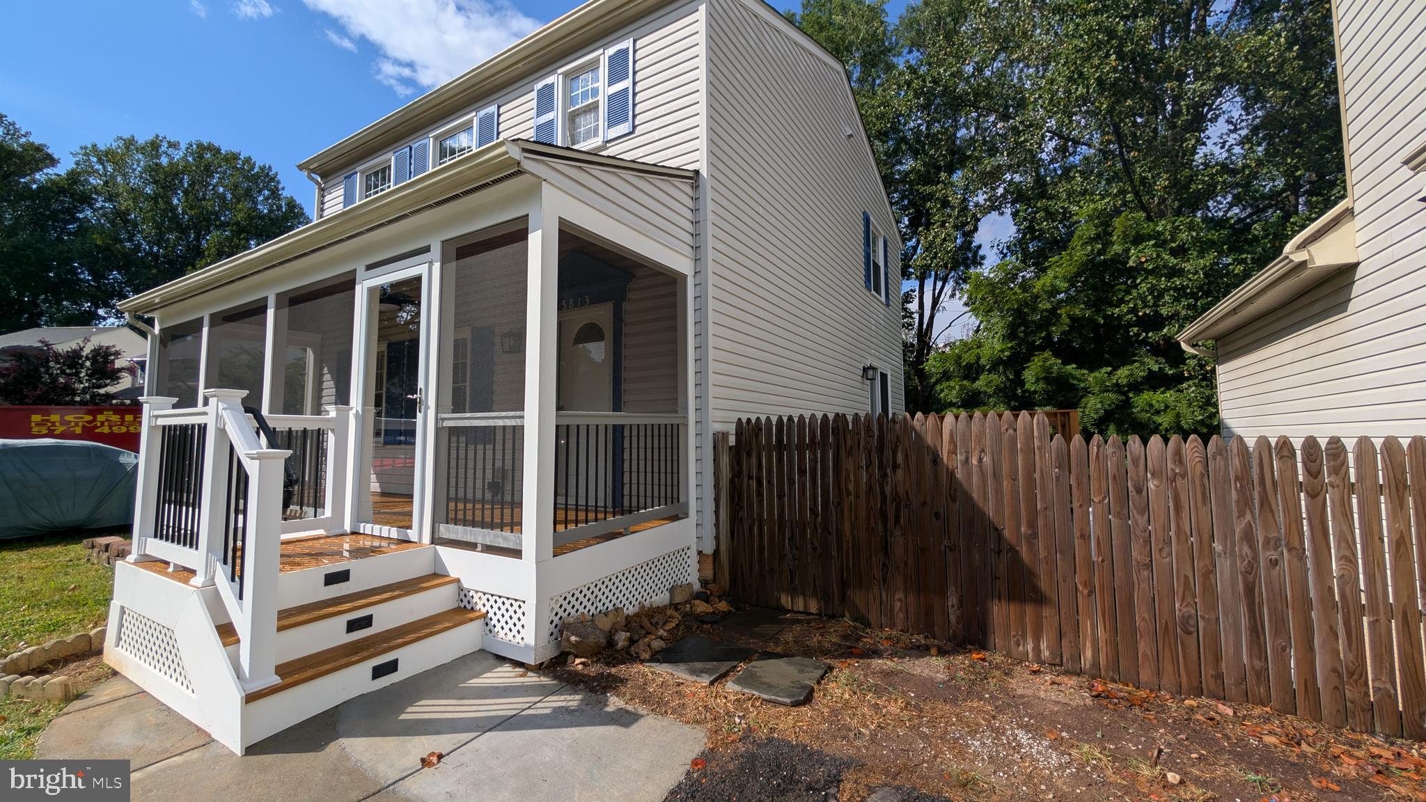 WAVERLY EAST - Residential Lease