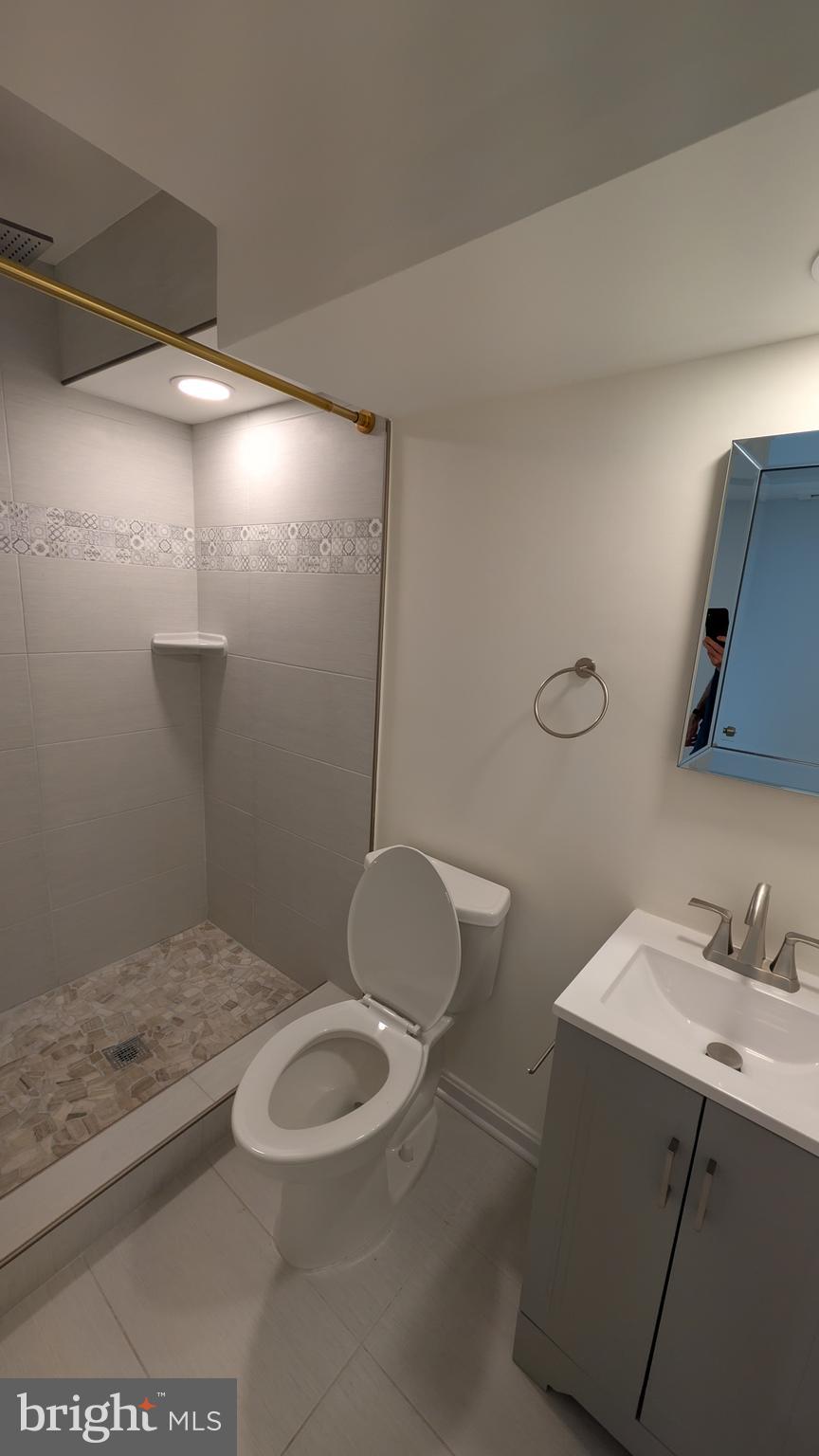 WAVERLY EAST - Residential Lease