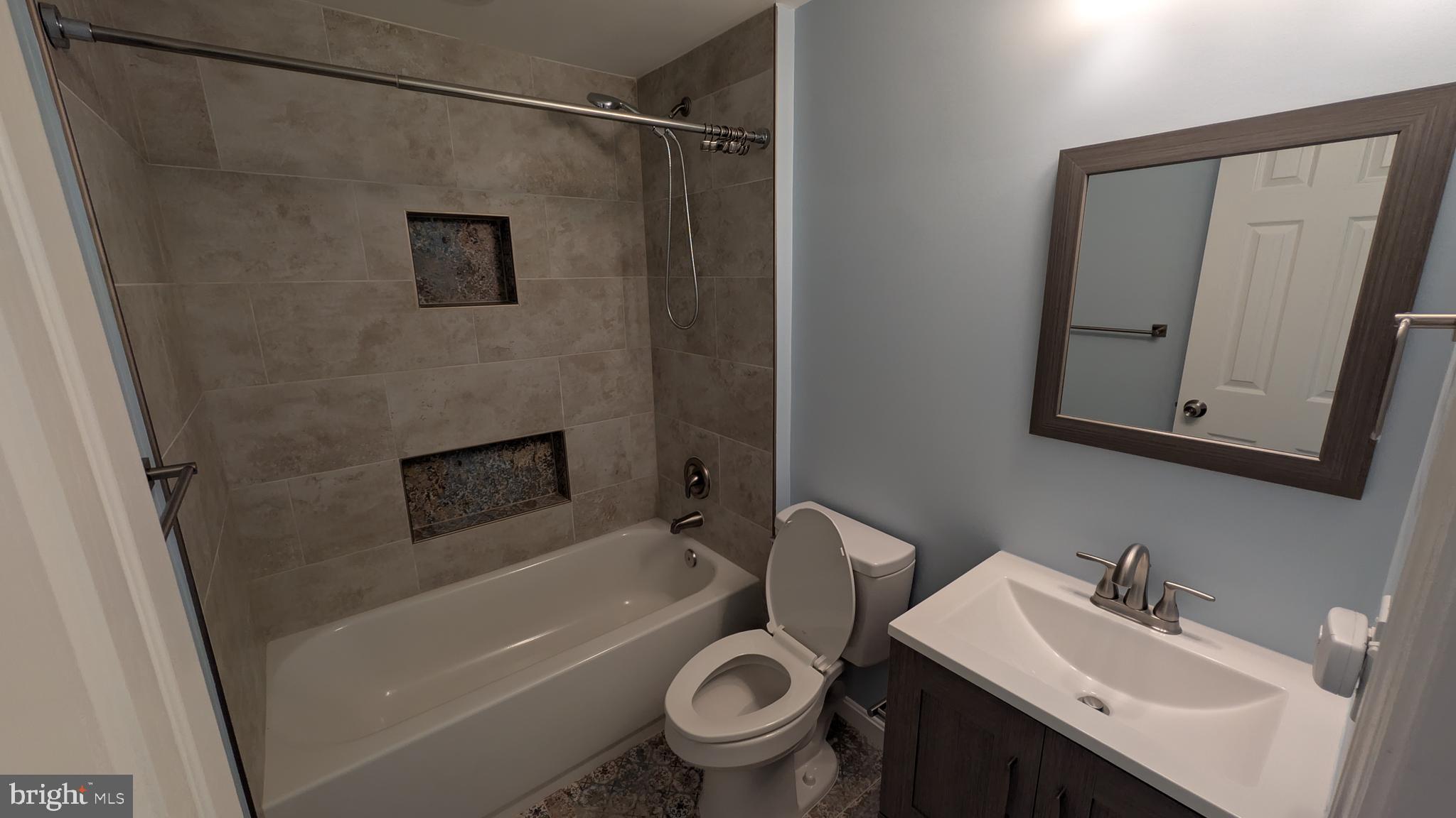 WAVERLY EAST - Residential Lease