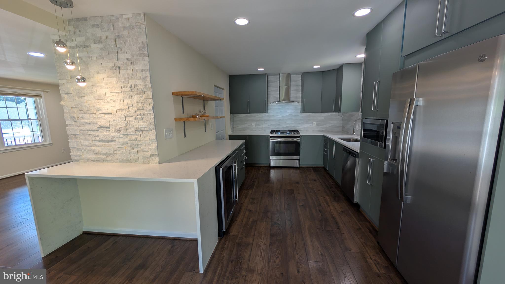 WAVERLY EAST - Residential Lease