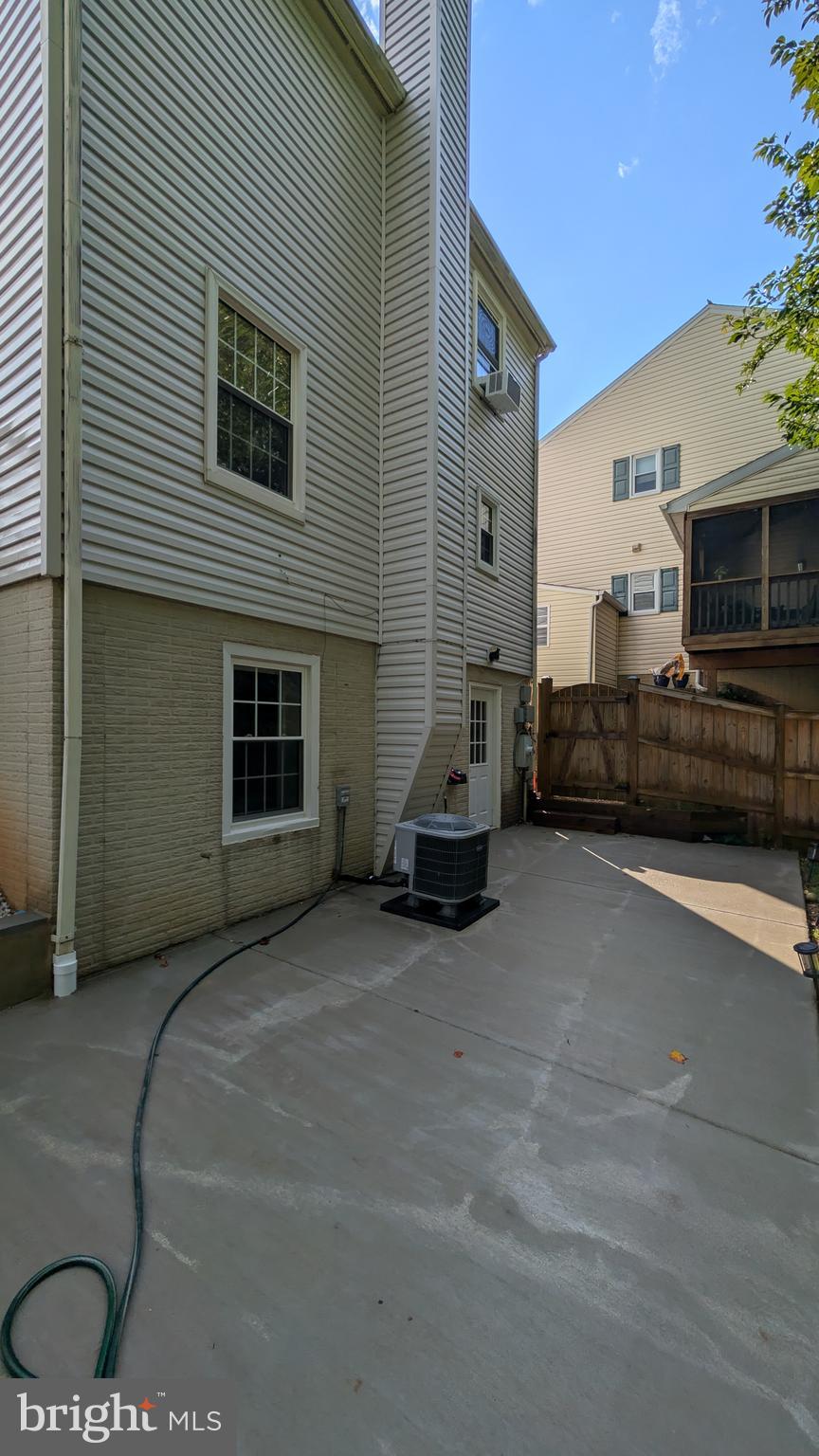 WAVERLY EAST - Residential Lease