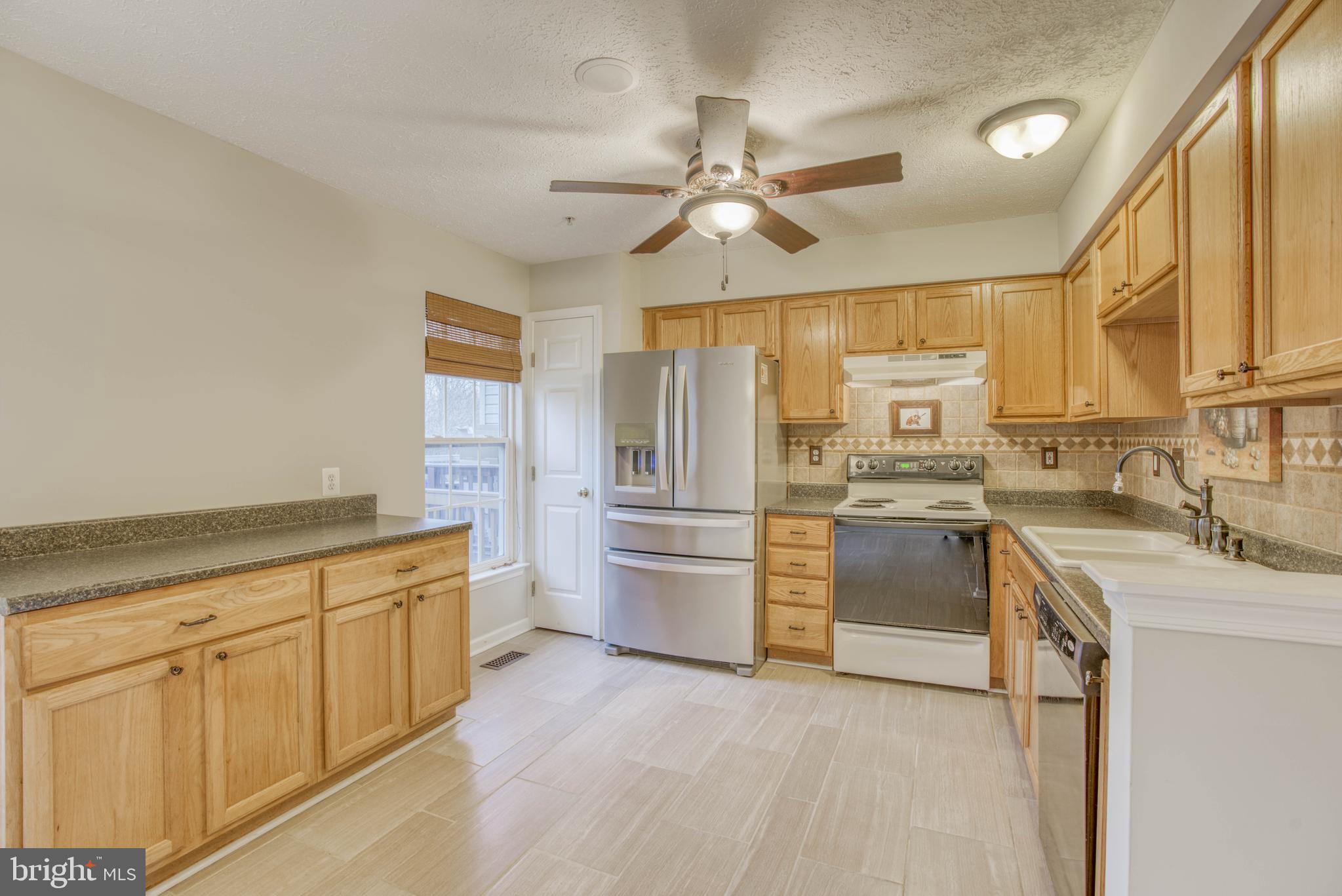 CONSTANT FRIENDSHIP - Residential