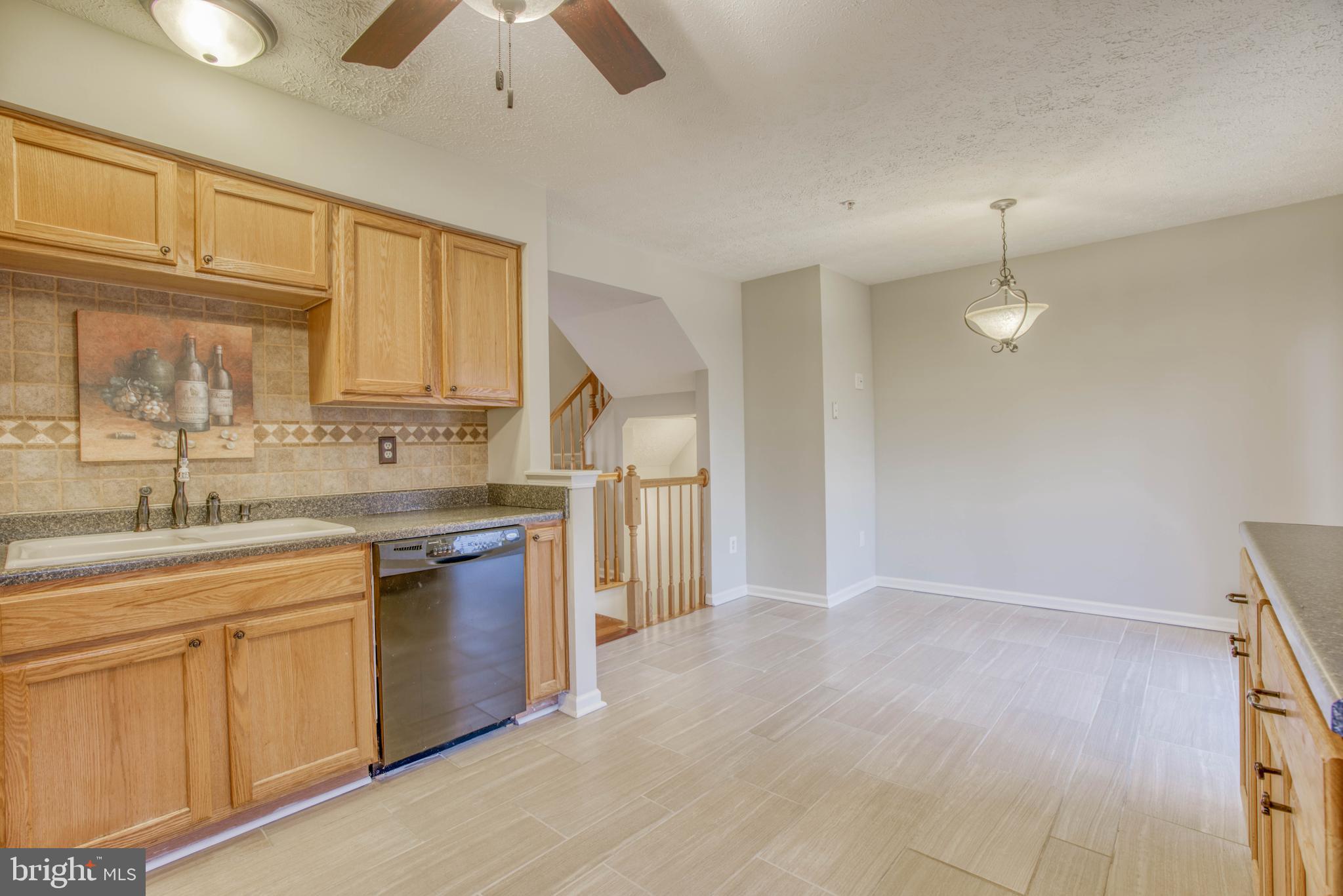 CONSTANT FRIENDSHIP - Residential