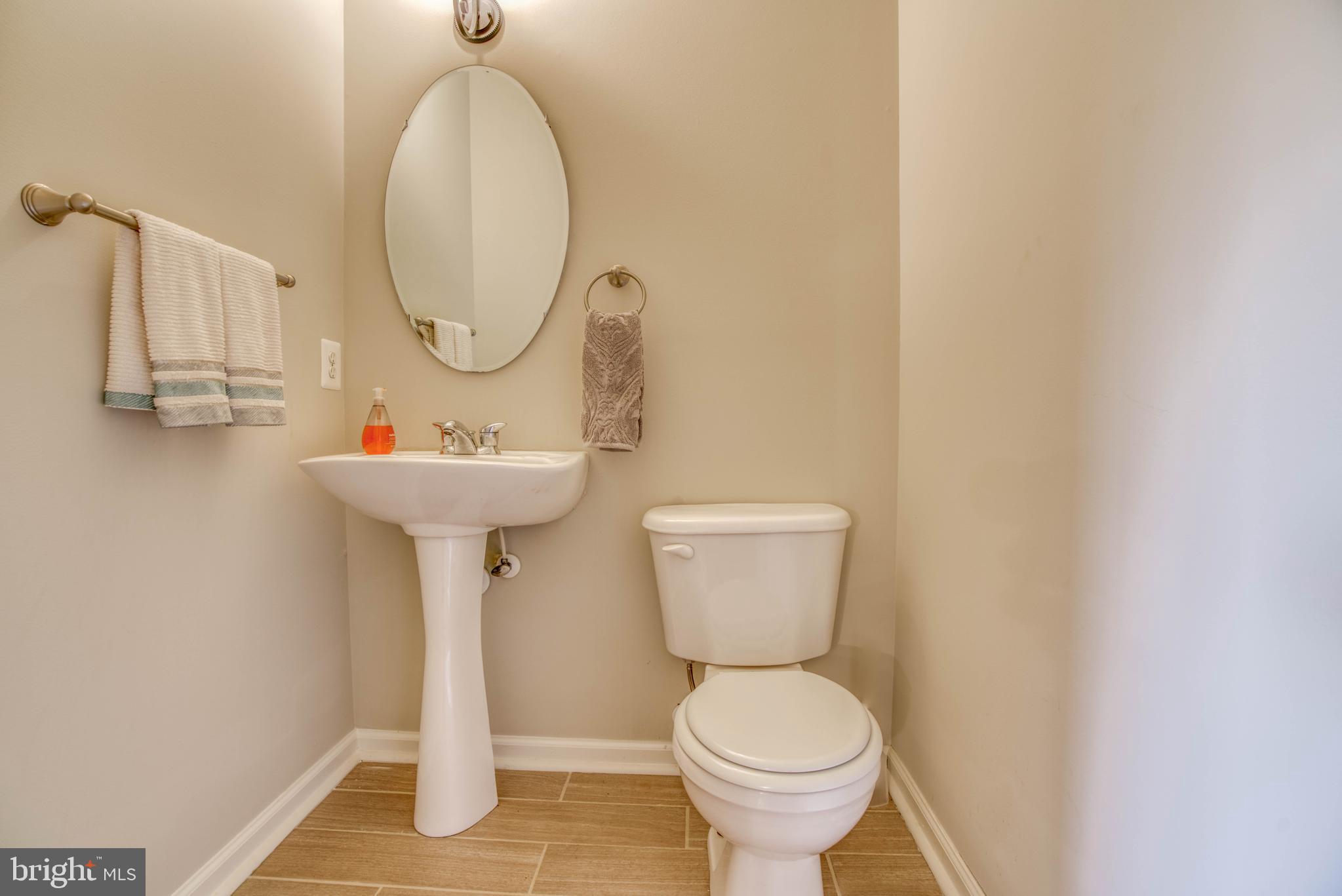 CONSTANT FRIENDSHIP - Residential