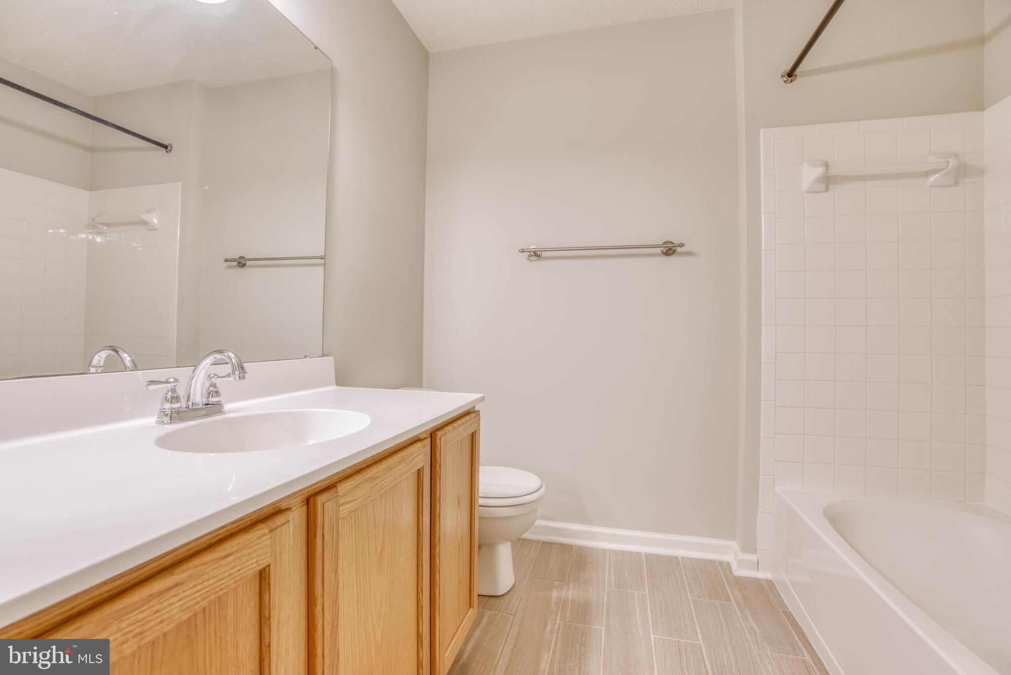 CONSTANT FRIENDSHIP - Residential