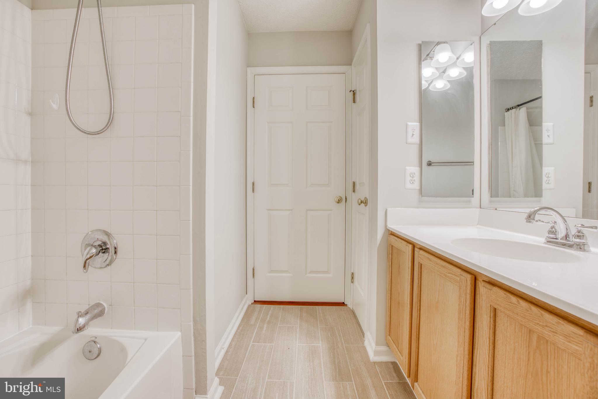 CONSTANT FRIENDSHIP - Residential