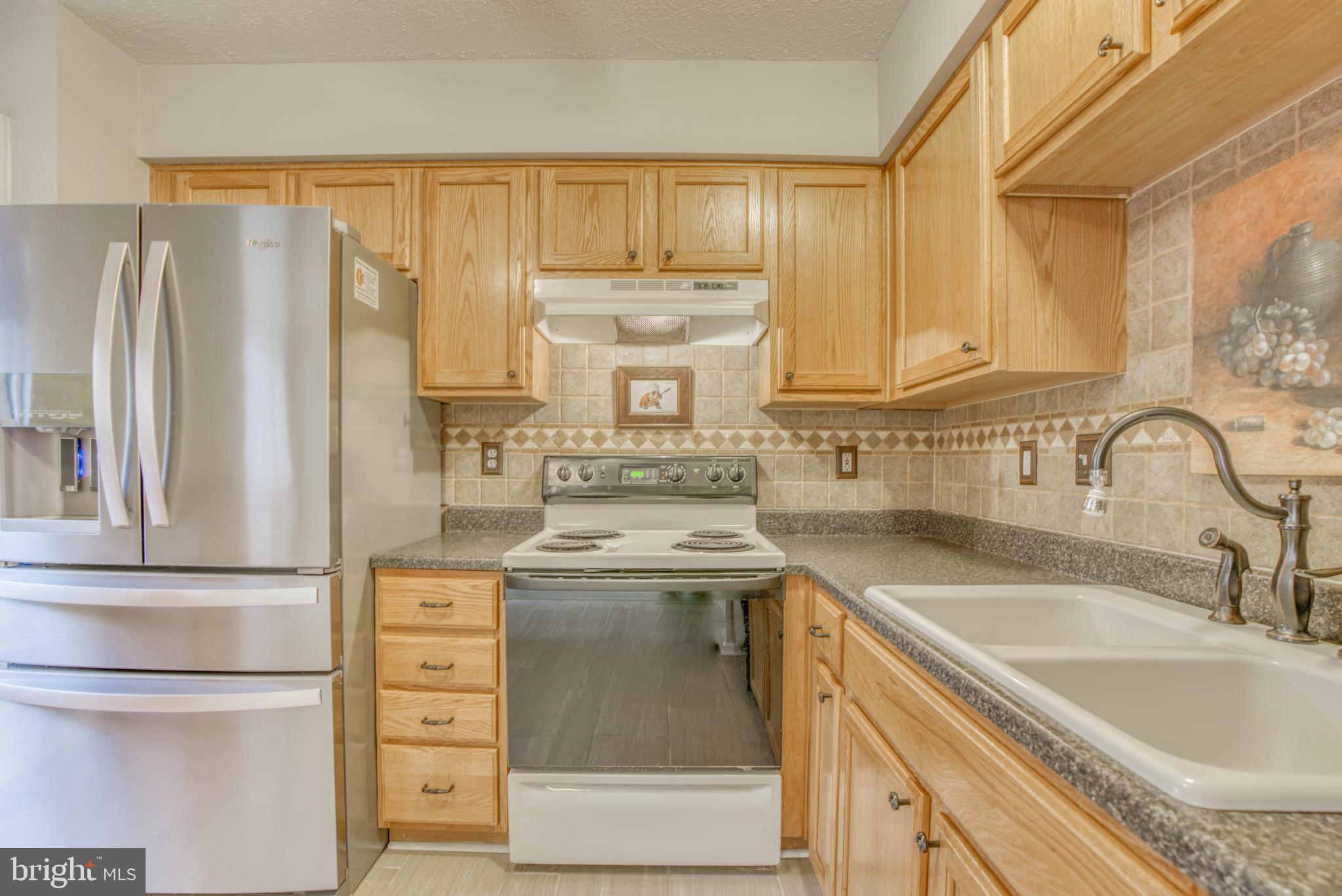 CONSTANT FRIENDSHIP - Residential