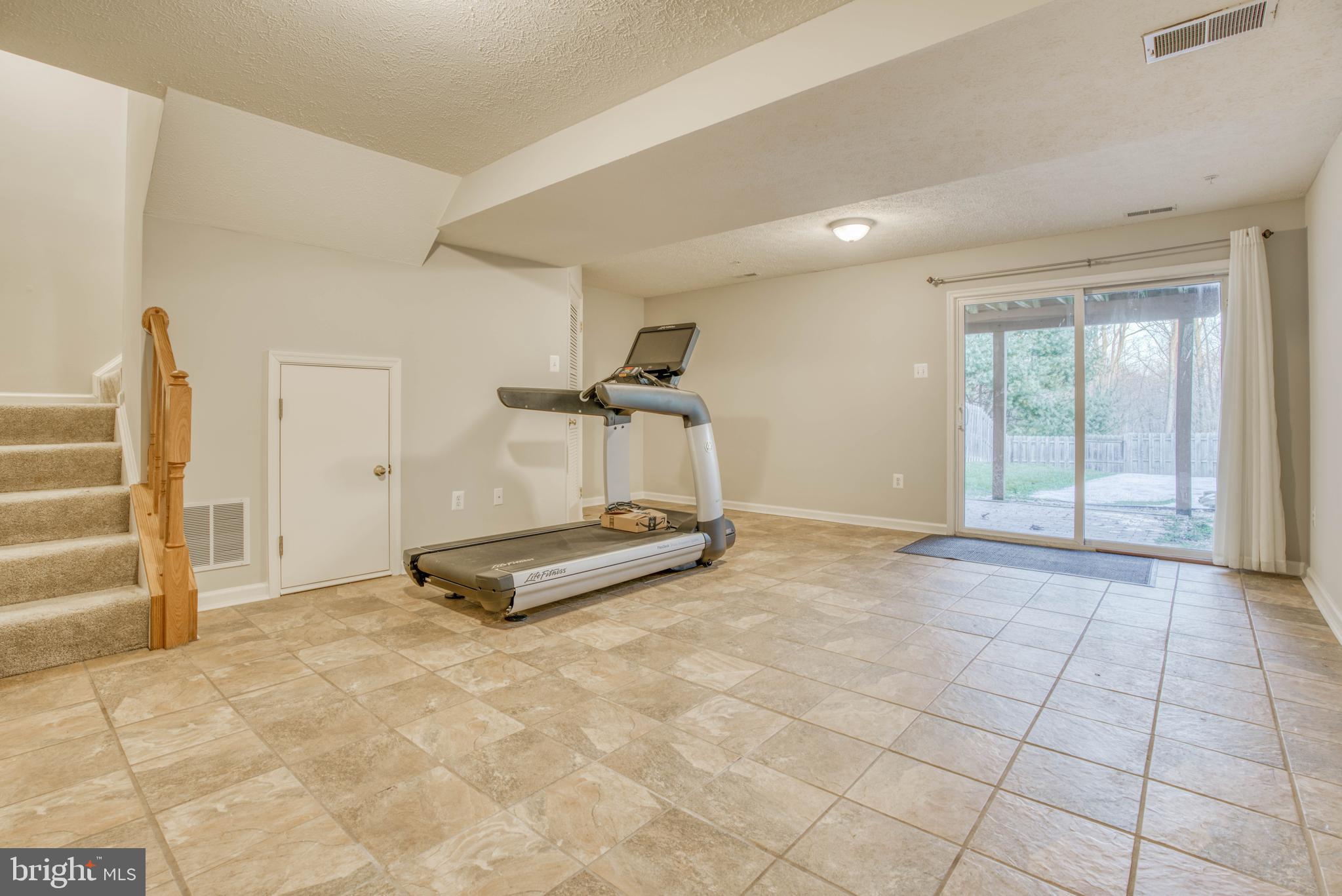 CONSTANT FRIENDSHIP - Residential