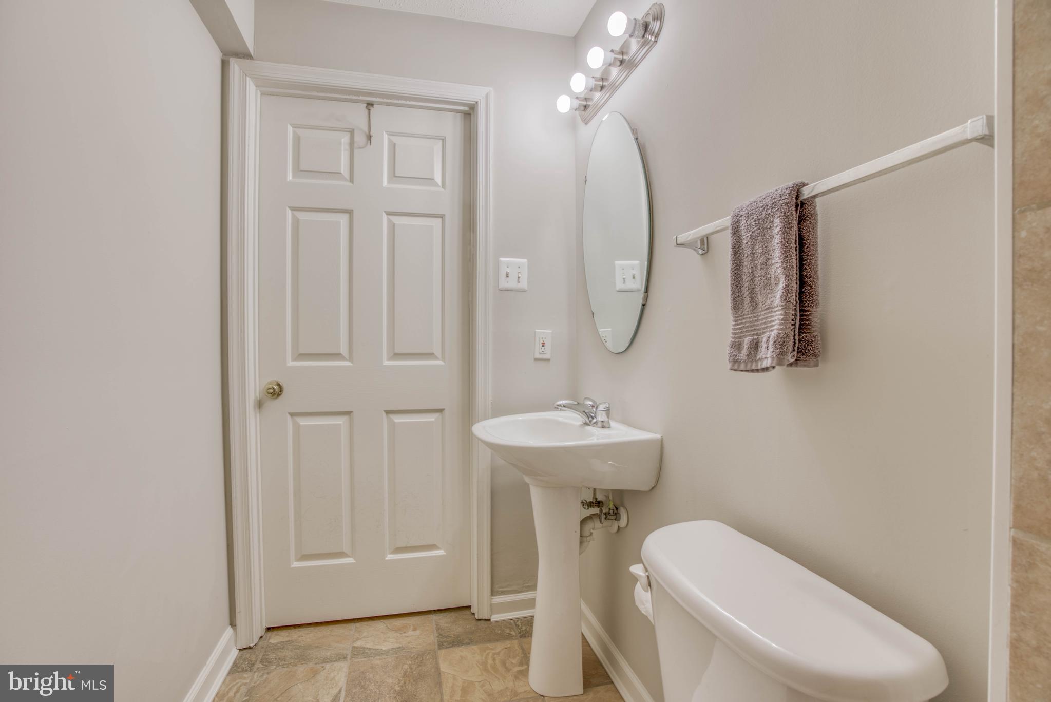 CONSTANT FRIENDSHIP - Residential