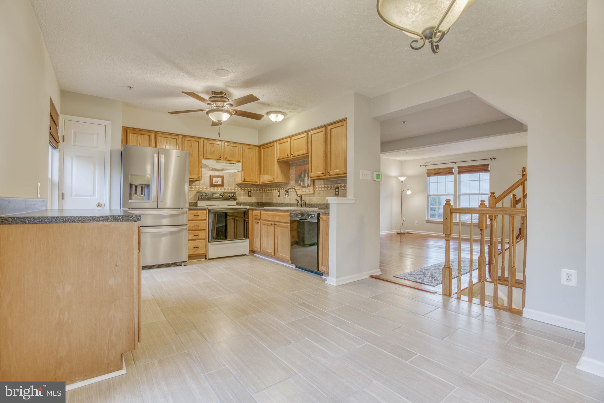 CONSTANT FRIENDSHIP - Residential