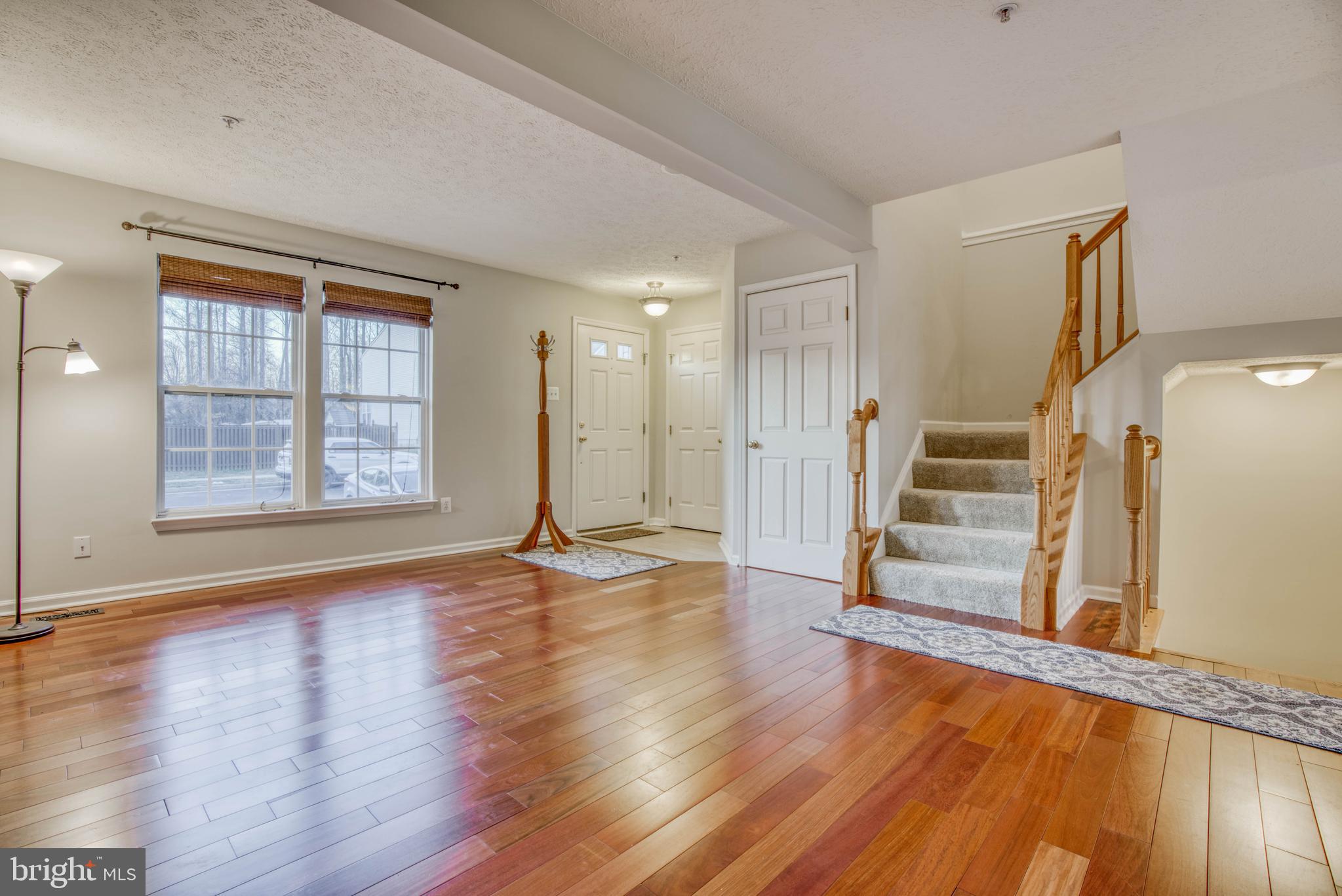 CONSTANT FRIENDSHIP - Residential