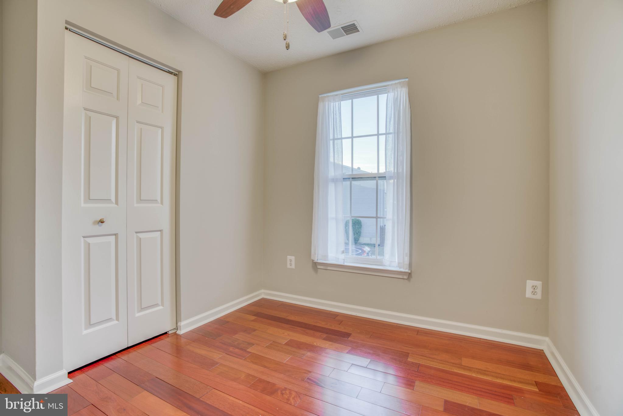 CONSTANT FRIENDSHIP - Residential