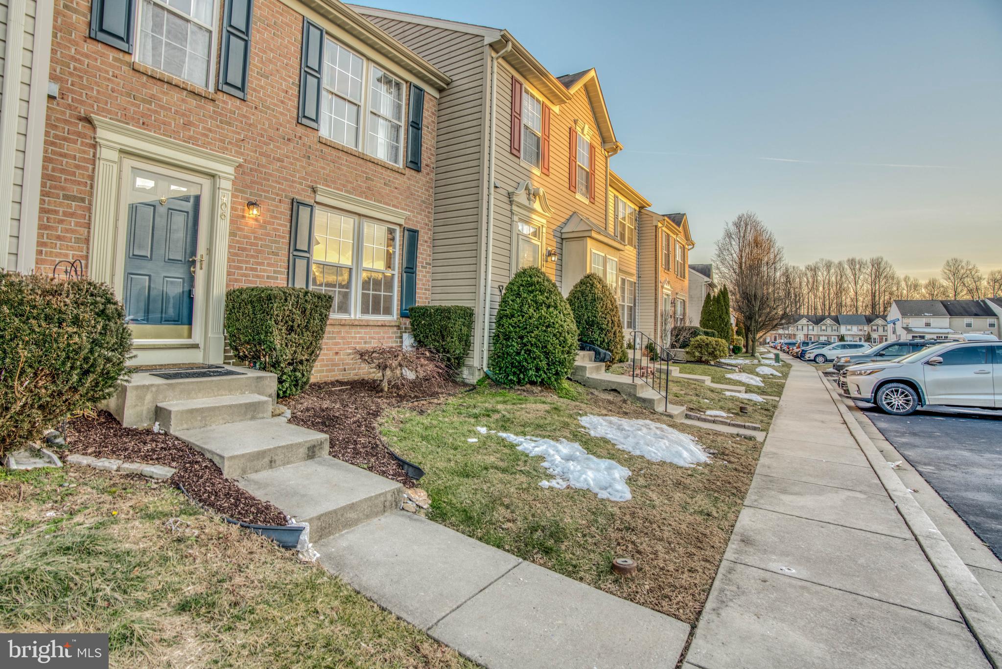 CONSTANT FRIENDSHIP - Residential