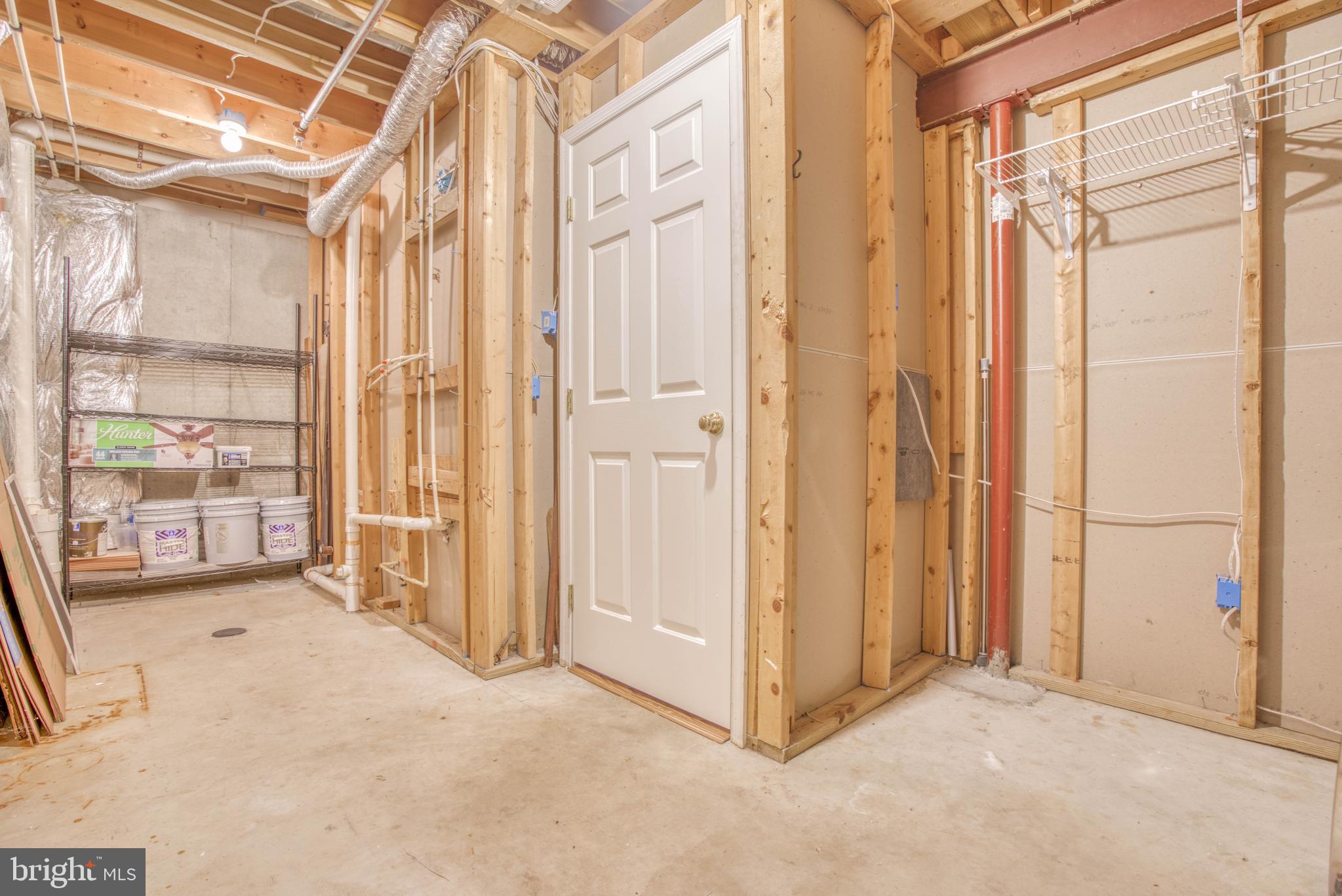 CONSTANT FRIENDSHIP - Residential