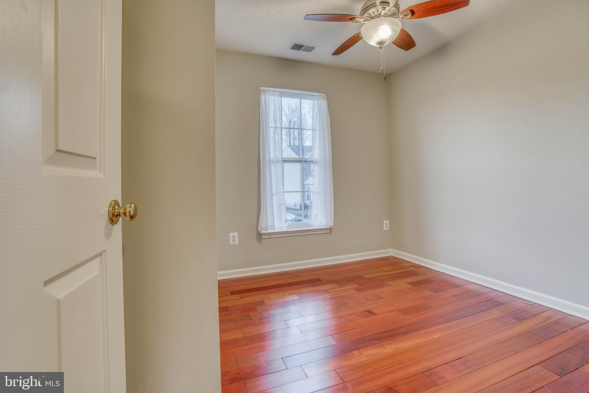 CONSTANT FRIENDSHIP - Residential