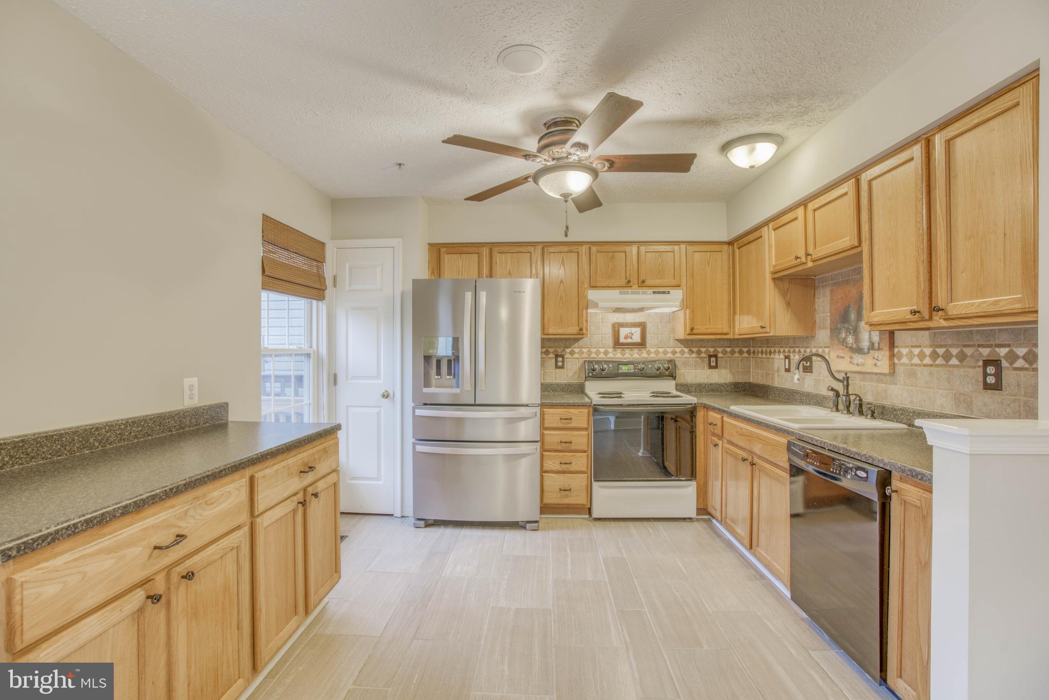 CONSTANT FRIENDSHIP - Residential