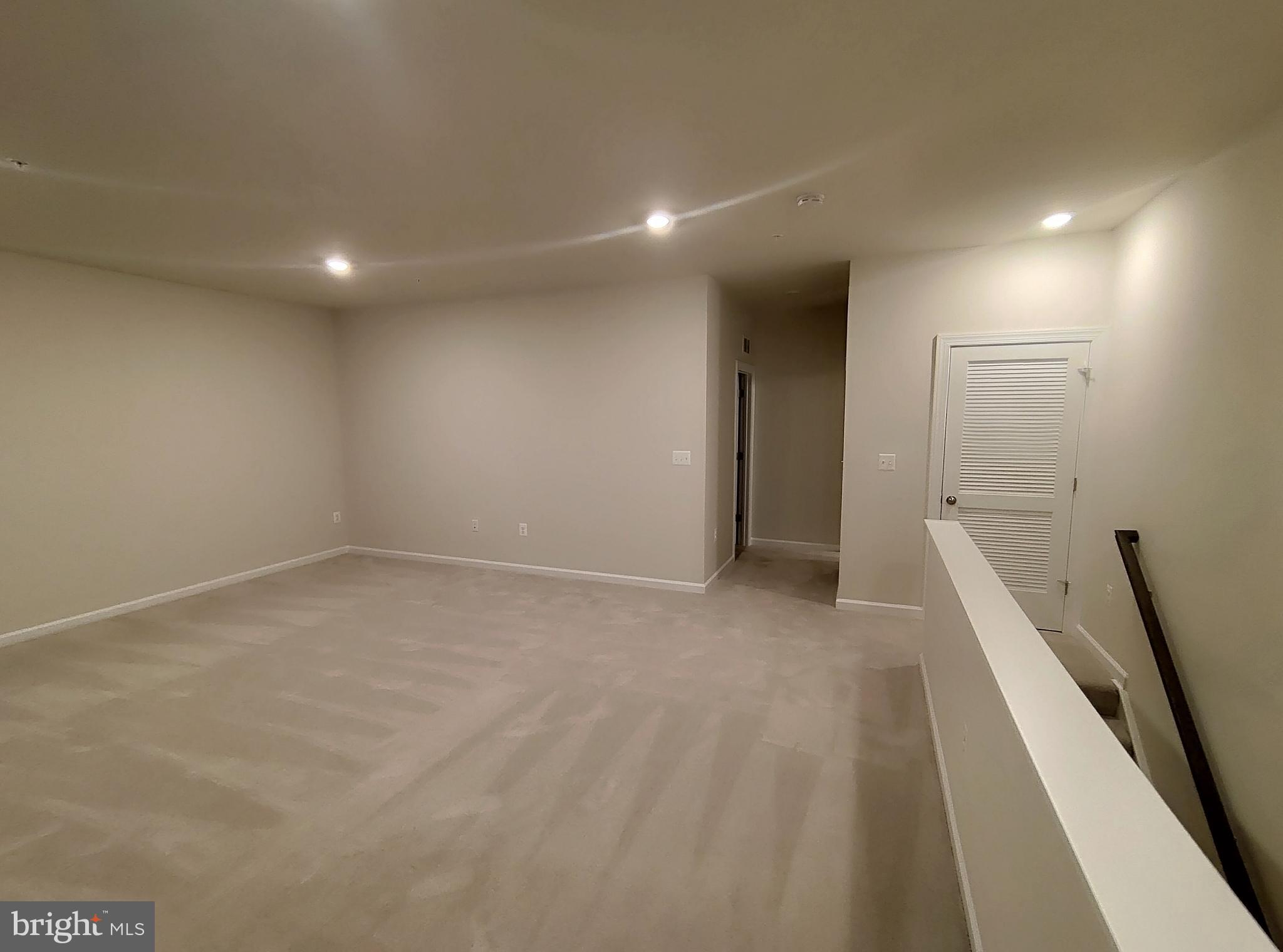 METRO WALK AT MOOREFIELD STATION - Residential Lease