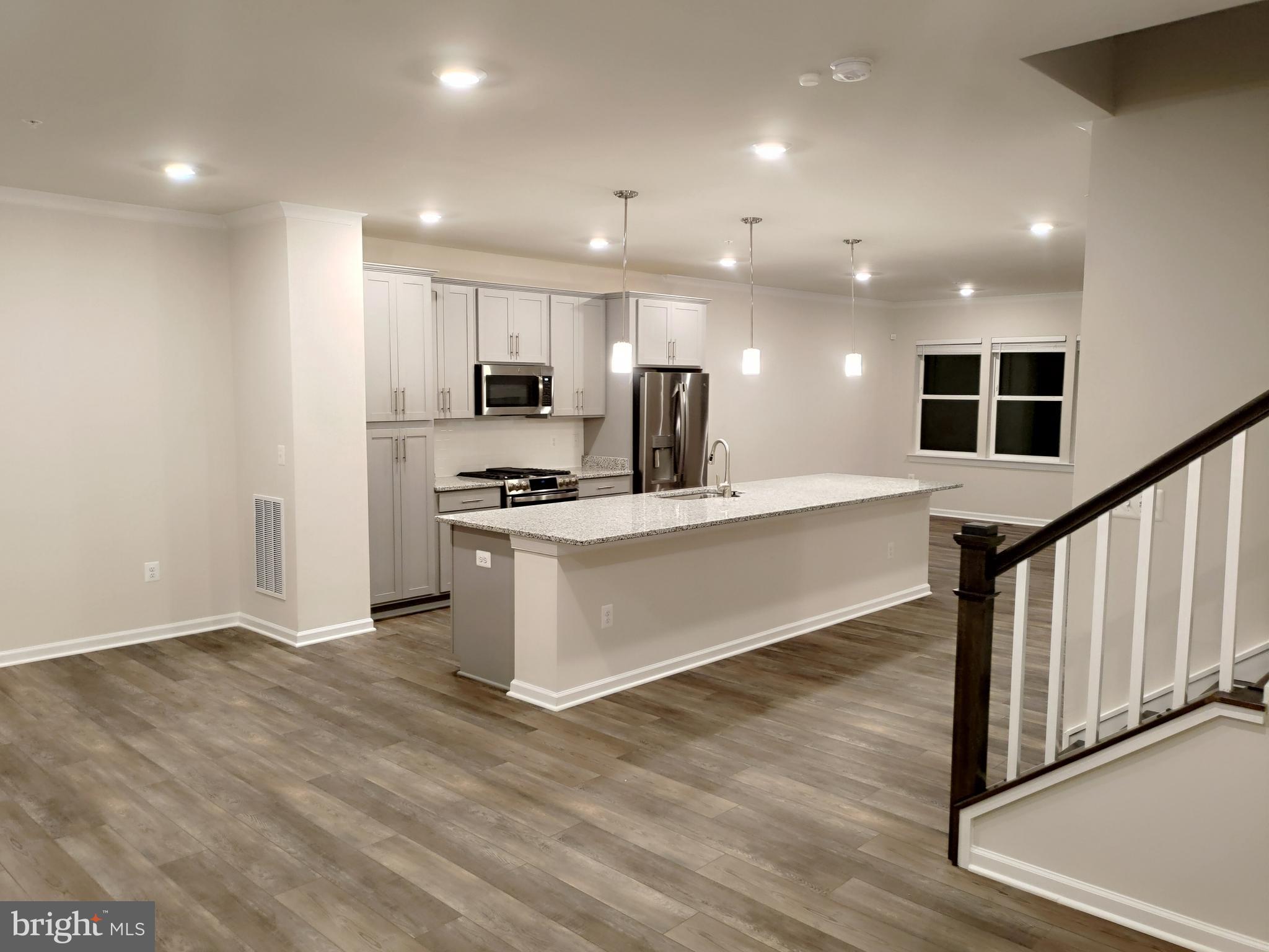 METRO WALK AT MOOREFIELD STATION - Residential Lease