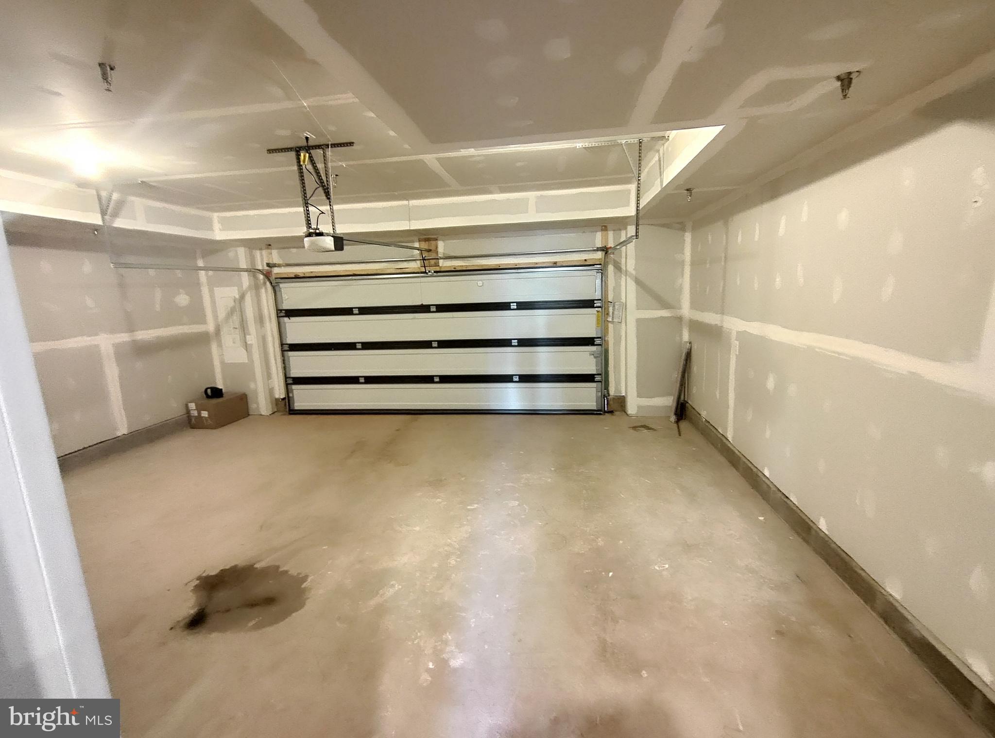 METRO WALK AT MOOREFIELD STATION - Residential Lease