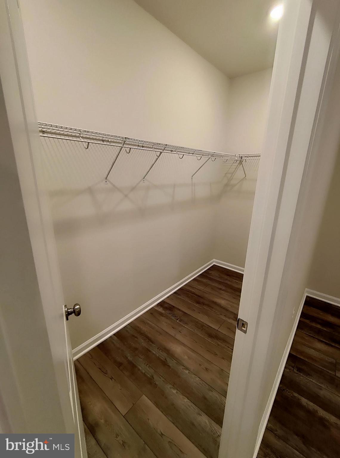 METRO WALK AT MOOREFIELD STATION - Residential Lease