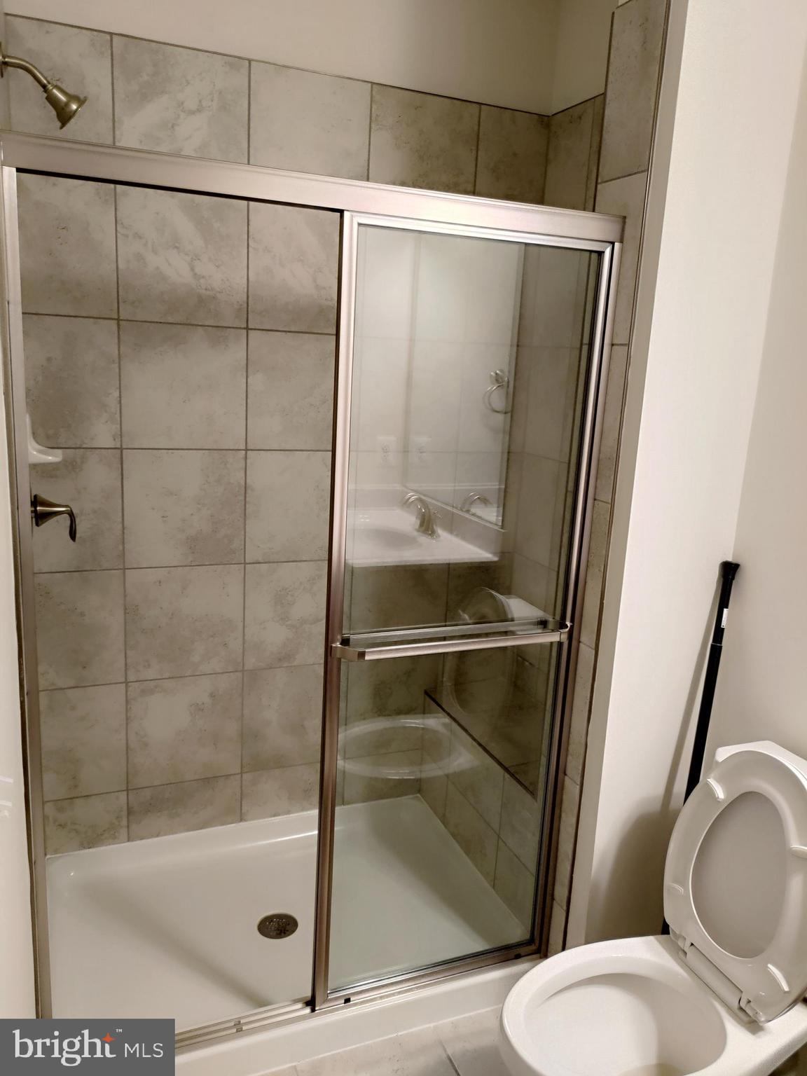 METRO WALK AT MOOREFIELD STATION - Residential Lease